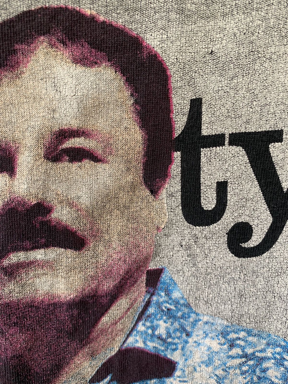20471120 Vintage 00s Serial Killer Joaquin El Chapo Guzman Tee Size US L / EU 52-54 / 3 - 6 Thumbnail