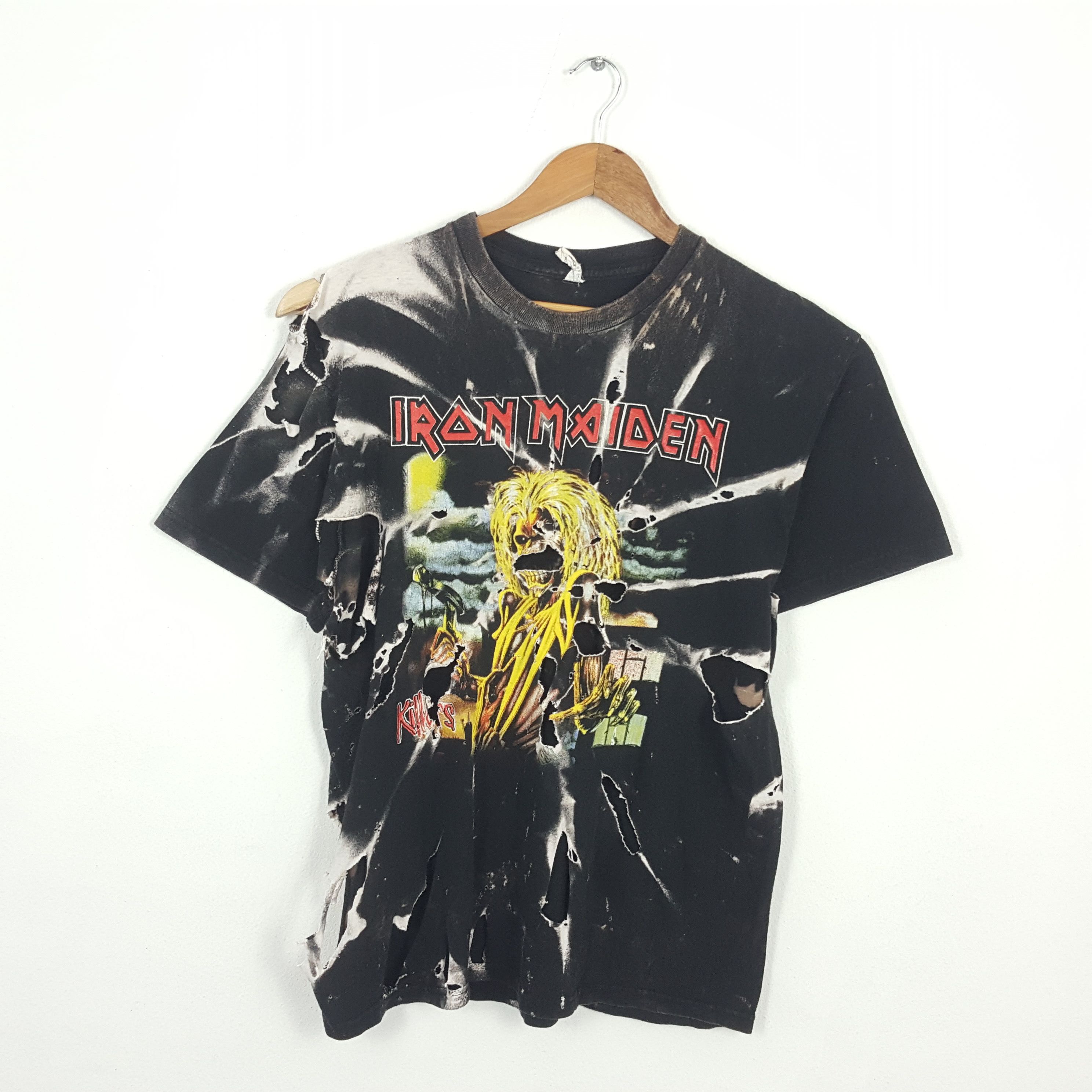 Vintage IRON MAIDEN English Metal Band Distressed T-Shirt