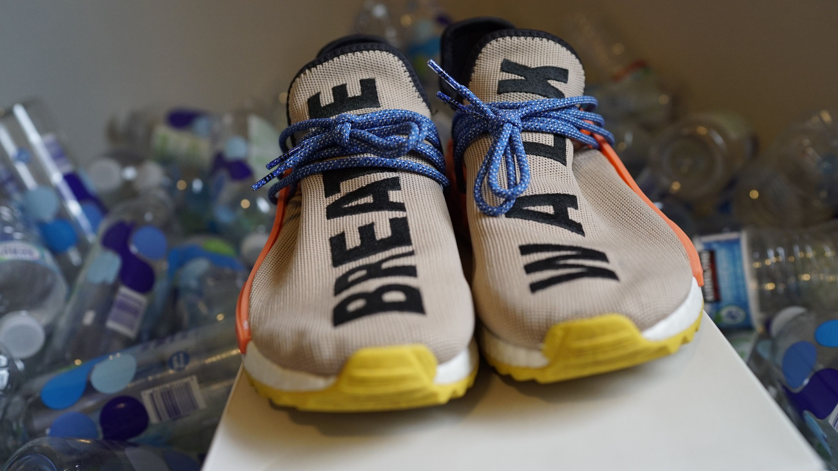 PHARRELL HUMAN RACE NMD