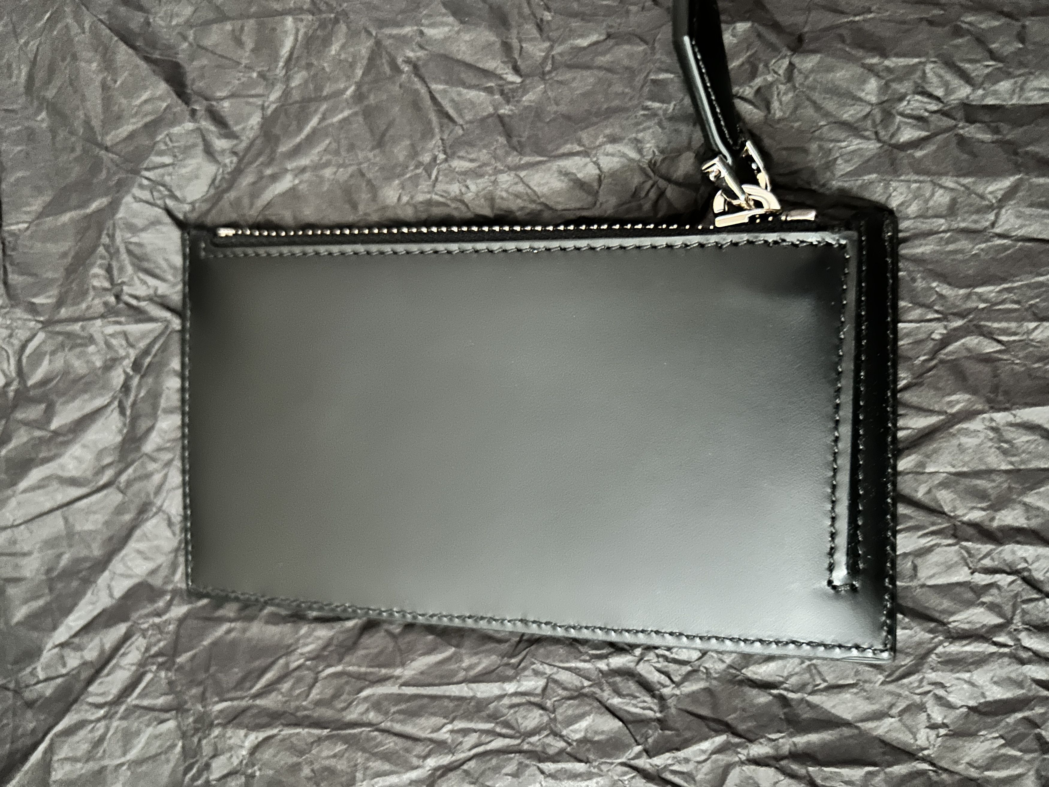 Givenchy Embossed Star cardholder wallet black print zippezi Size 26 - 5 Thumbnail