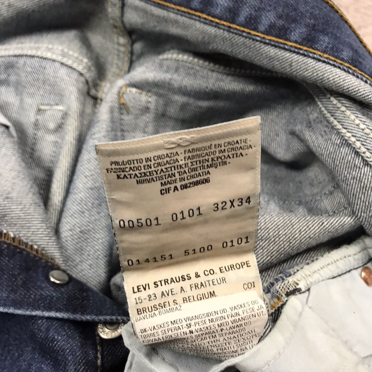 Levi's Vintage Levi’s 501 Repaired Made in Croatia Jeans Size US 32 / EU 48 - 14 Thumbnail