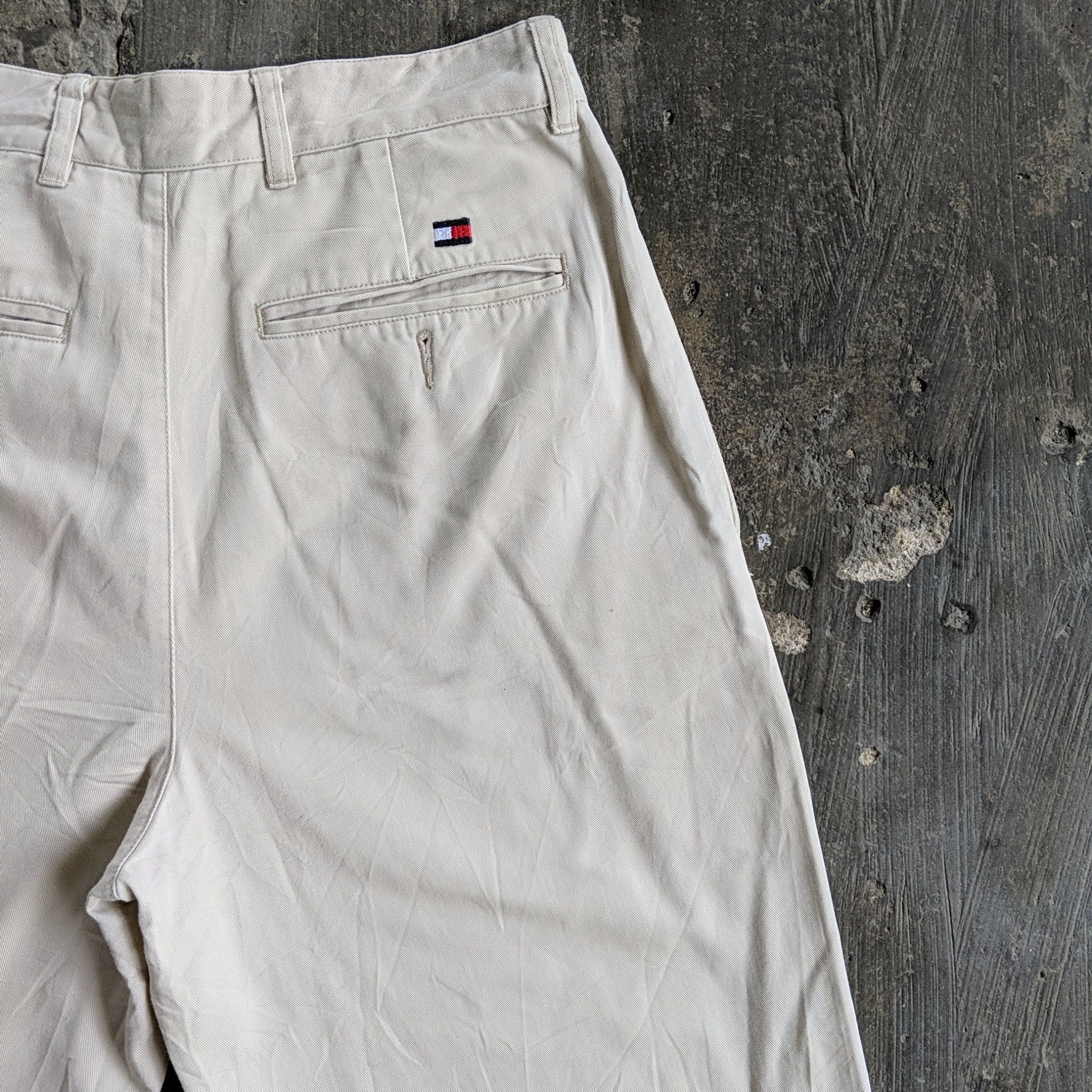 Tommy Hilfiger Vintage Tommy Hilfiger Casual Trousers Pants Size US 29 - 11 Thumbnail