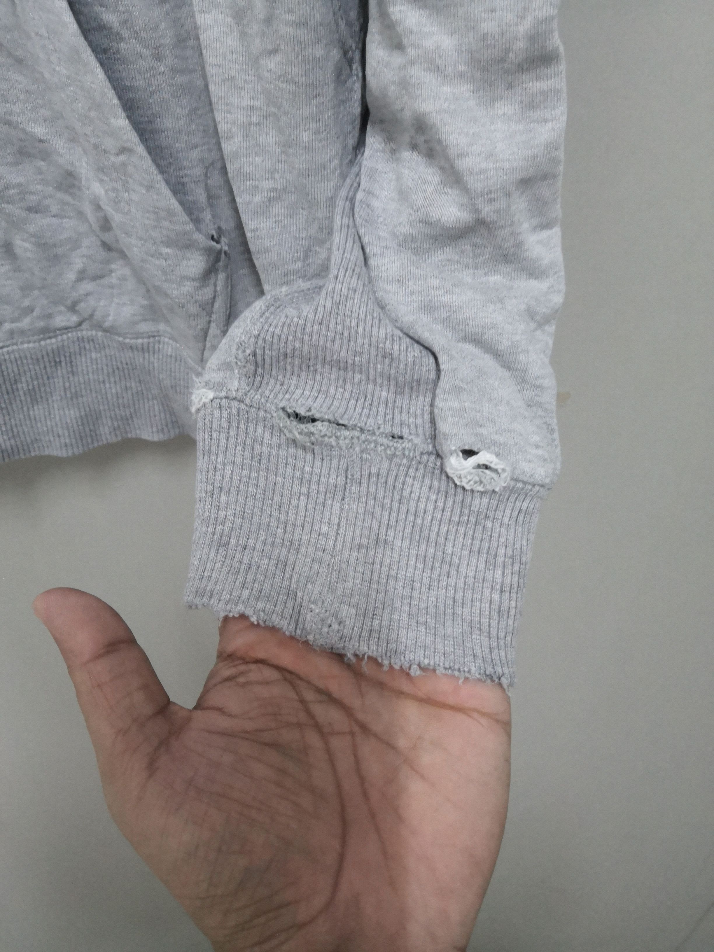 Nike × Vintage Vintage Nike Y2K Small Logo Distressed Hoodie Gray Size US M / EU 48-50 / 2 - 7 Thumbnail