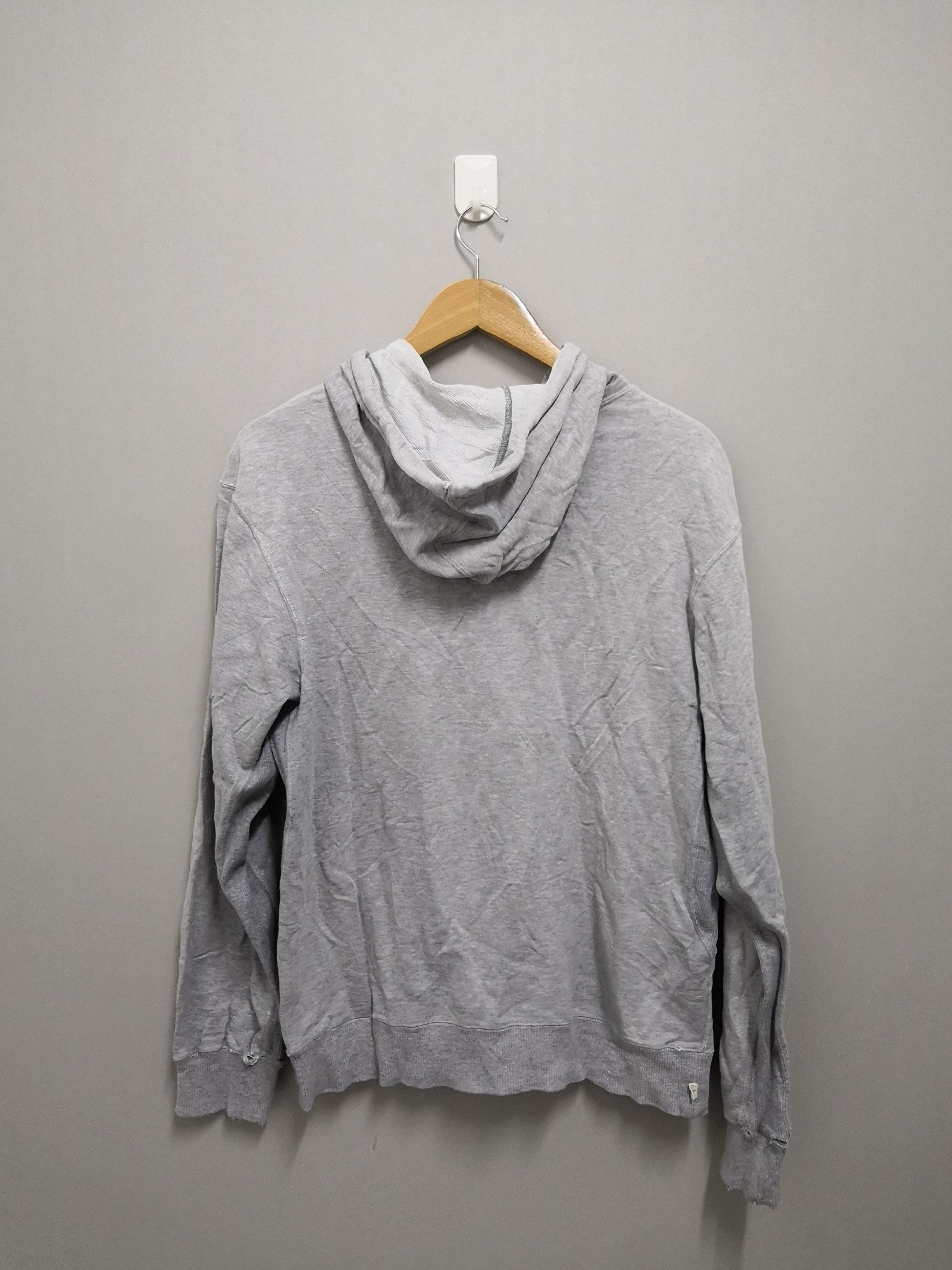 Nike × Vintage Vintage Nike Y2K Small Logo Distressed Hoodie Gray Size US M / EU 48-50 / 2 - 8 Thumbnail