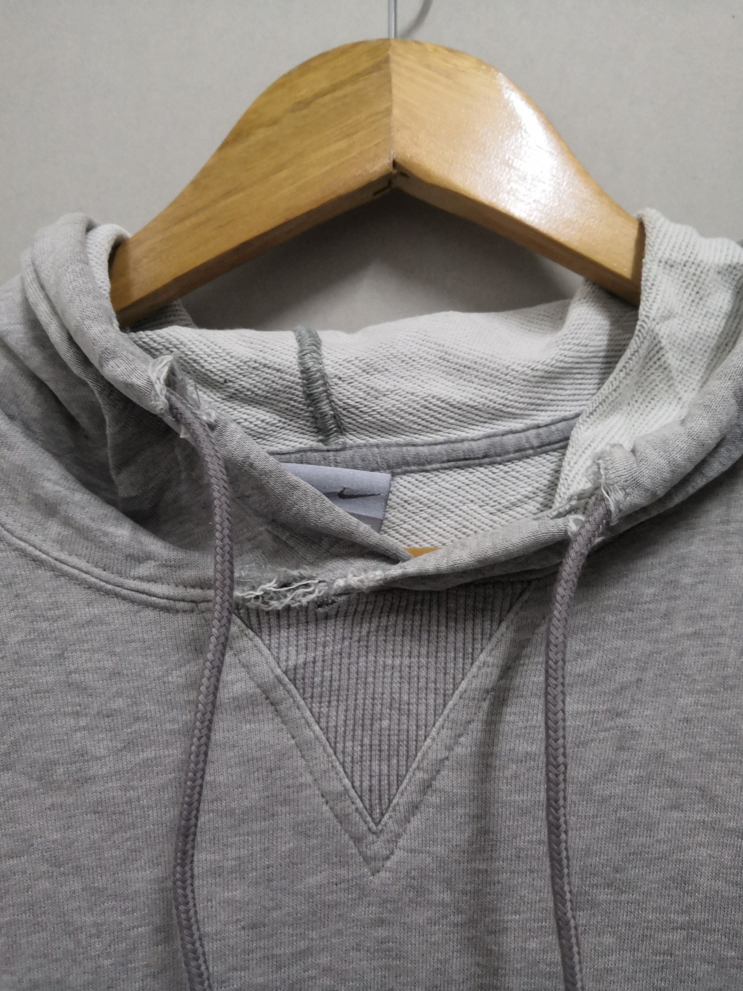 Nike × Vintage Vintage Nike Y2K Small Logo Distressed Hoodie Gray Size US M / EU 48-50 / 2 - 2 Thumbnail