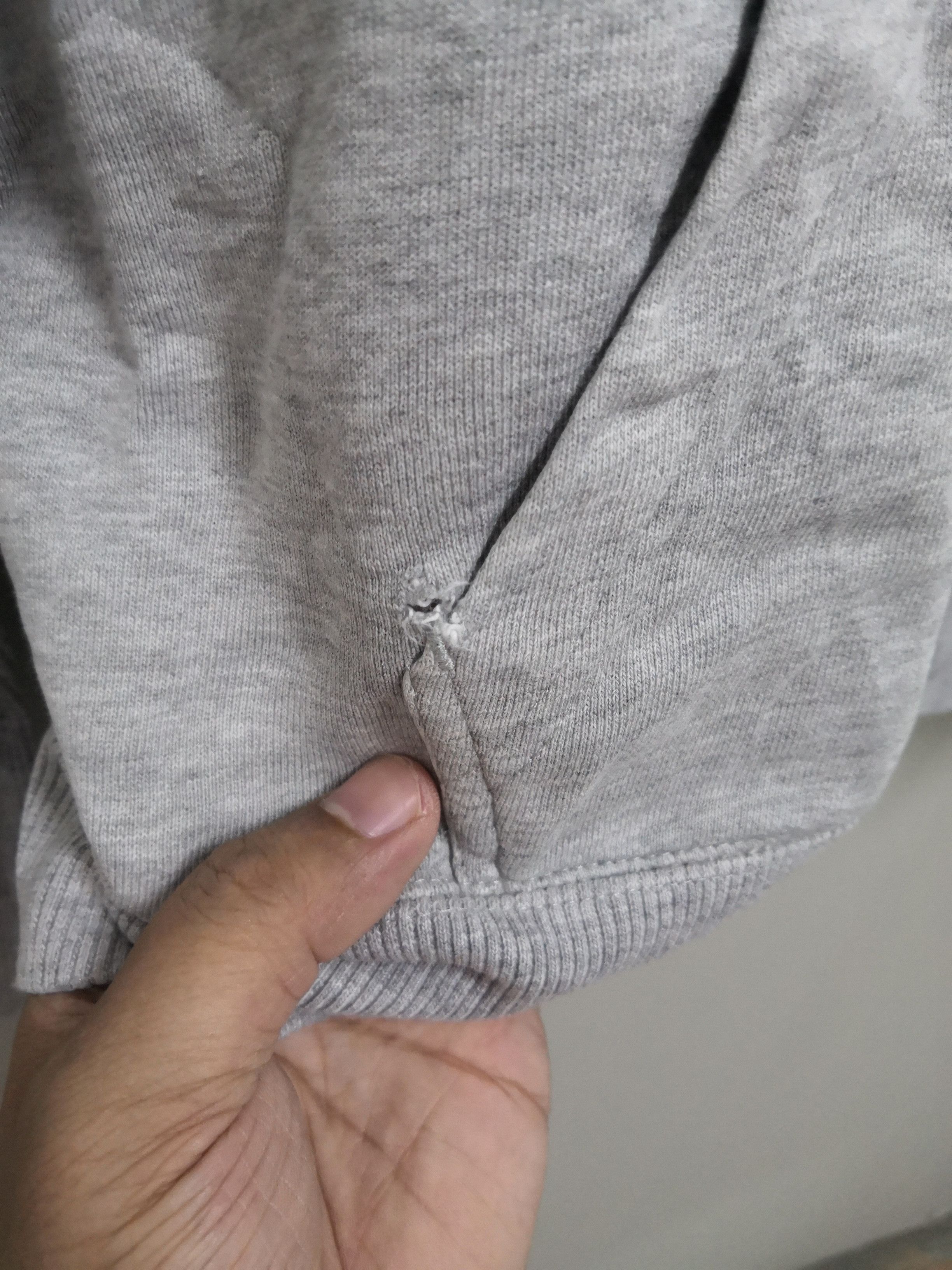 Nike × Vintage Vintage Nike Y2K Small Logo Distressed Hoodie Gray Size US M / EU 48-50 / 2 - 14 Thumbnail
