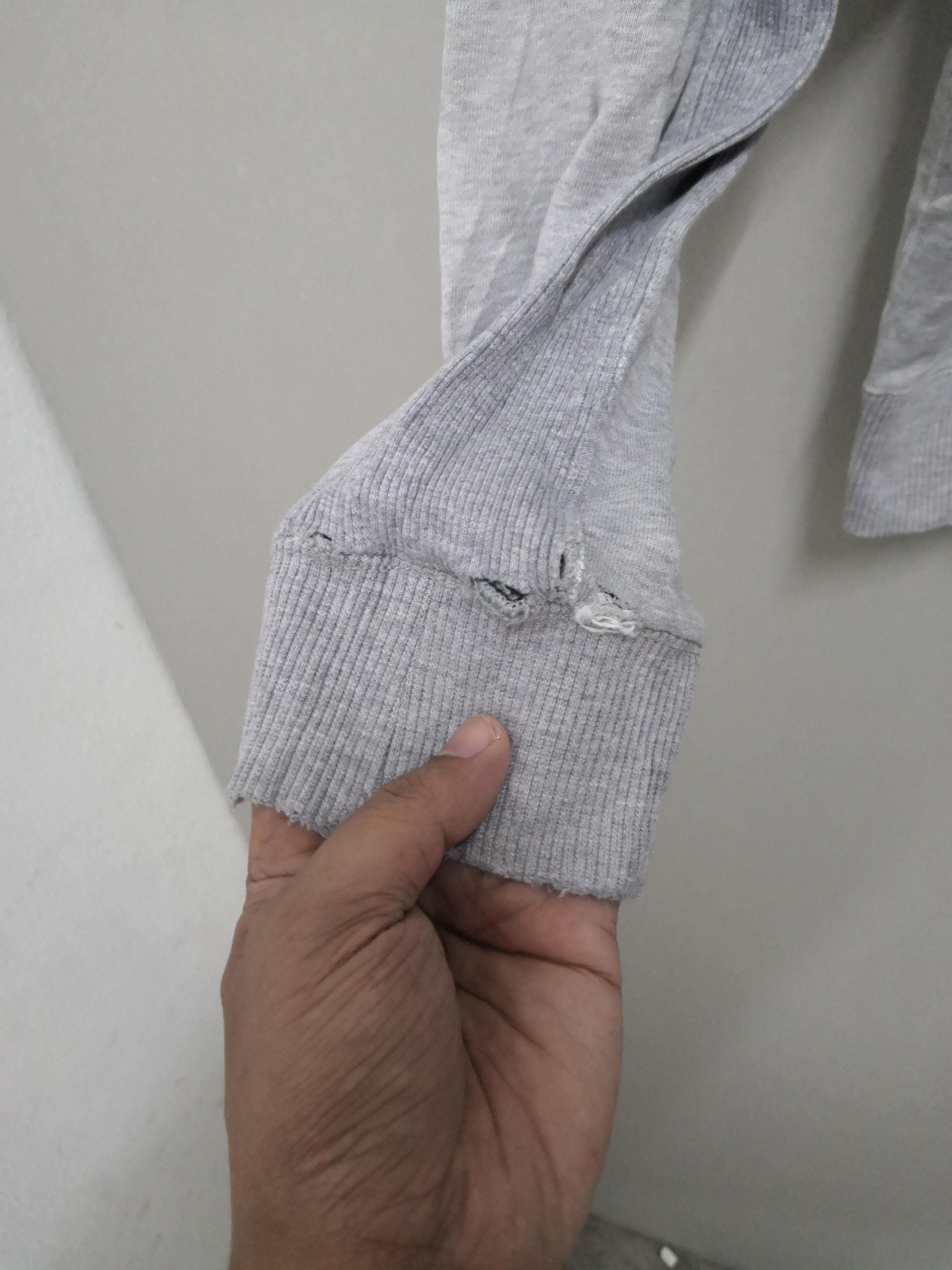 Nike × Vintage Vintage Nike Y2K Small Logo Distressed Hoodie Gray Size US M / EU 48-50 / 2 - 6 Thumbnail