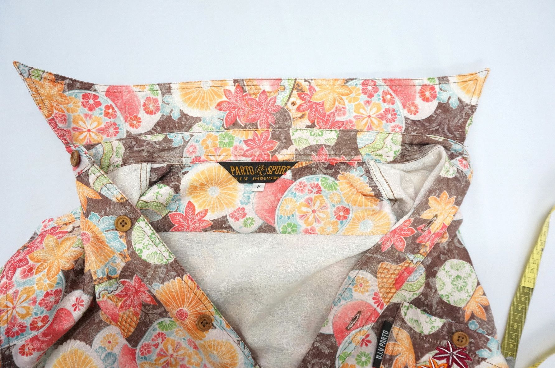 Japanese Brand RARE D.I.V PARTO SPORT Floral Design Button Ups T-Shirt Size US L / EU 52-54 / 3 - 15 Thumbnail