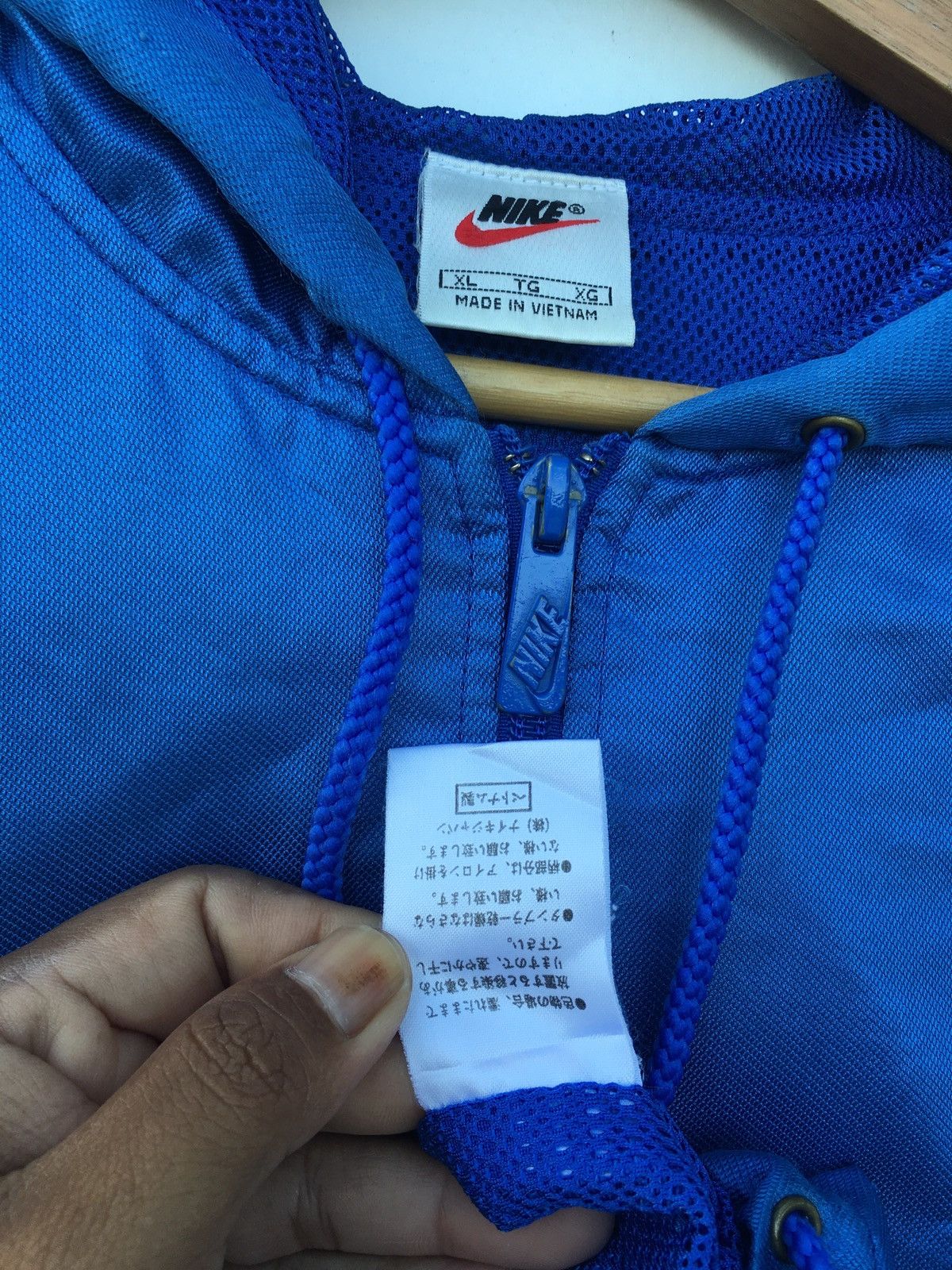 Nike Rare Vintage Nike Center Swoosh Biglogo Hoodie Size US XL / EU 56 / 4 - 7 Thumbnail
