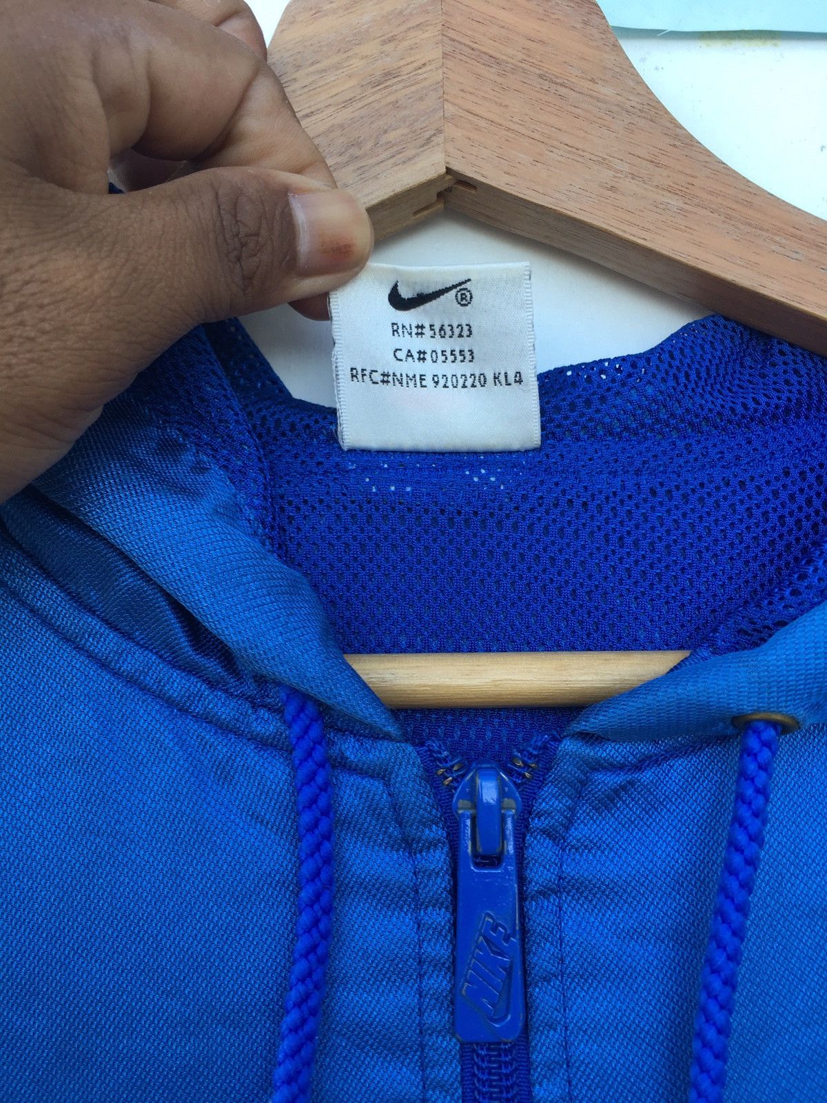 Nike Rare Vintage Nike Center Swoosh Biglogo Hoodie Size US XL / EU 56 / 4 - 8 Thumbnail