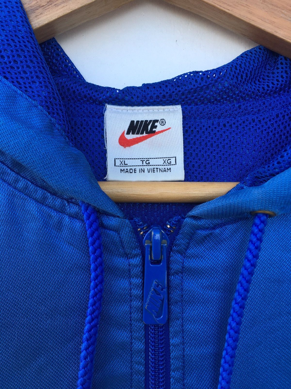 Nike Rare Vintage Nike Center Swoosh Biglogo Hoodie Size US XL / EU 56 / 4 - 9 Thumbnail