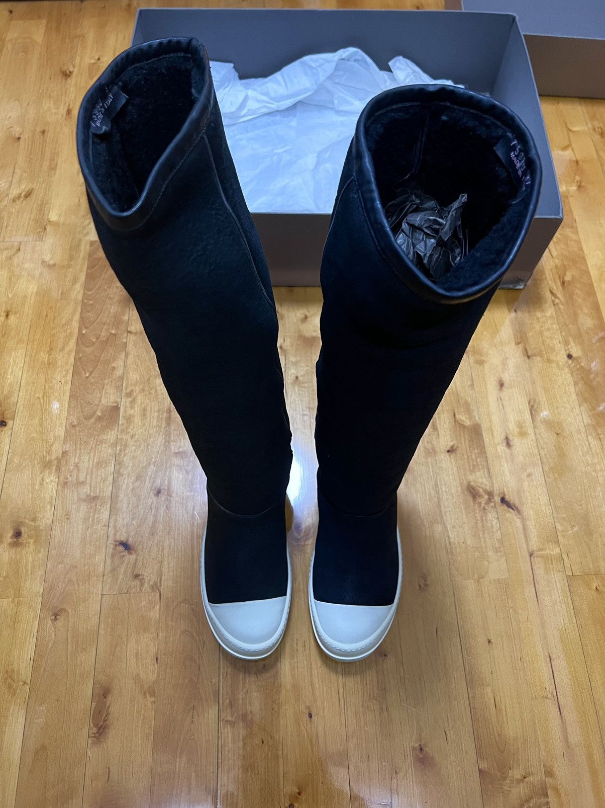 Rick Owens RICK OWENS FW14 MOODY SHEARLING TALL BOOTS Size US 7 / IT 37 - 4 Thumbnail