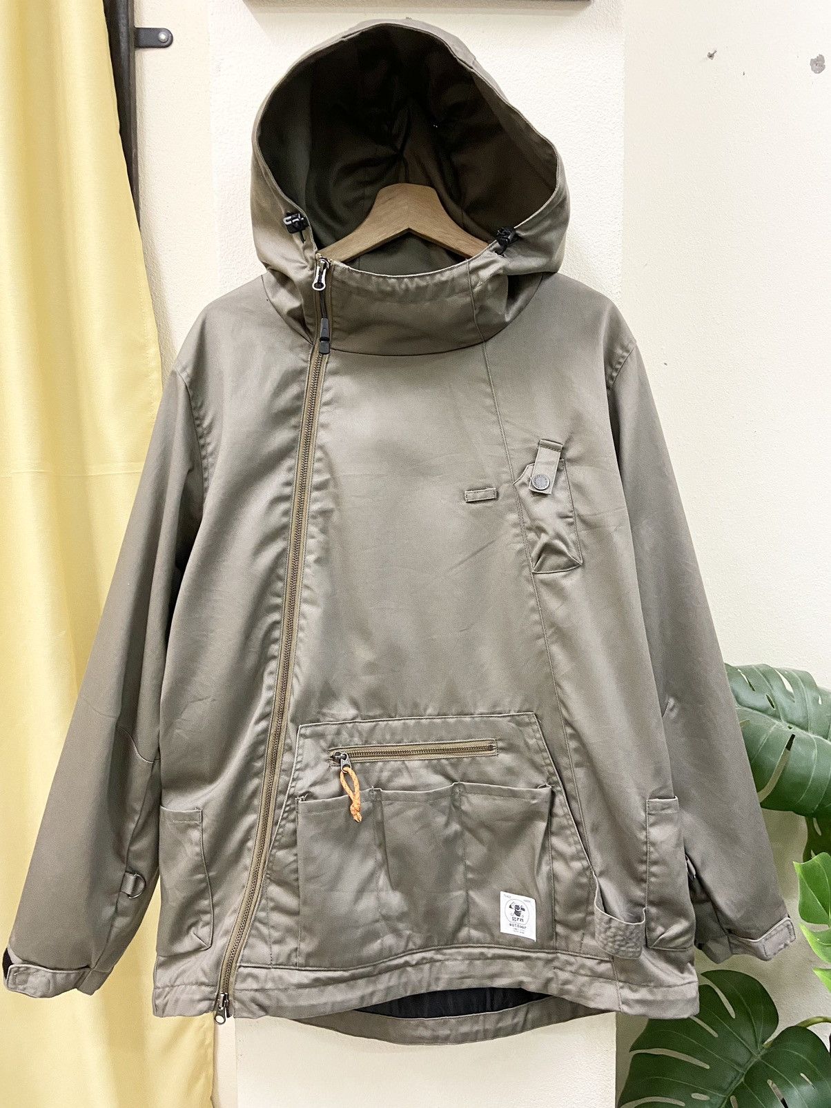 GRN Rare Grn Outdoor Tokyo Japan Hooded Jacket Size US XL / EU 56 / 4 - 1 Thumbnail