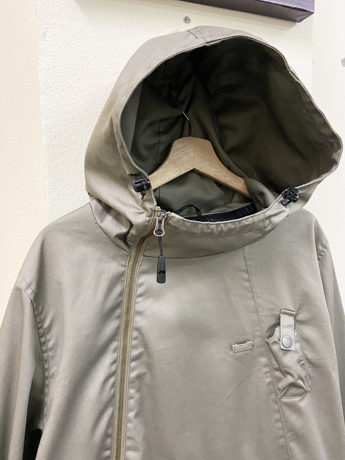 GRN Rare Grn Outdoor Tokyo Japan Hooded Jacket Size US XL / EU 56 / 4 - 3 Thumbnail