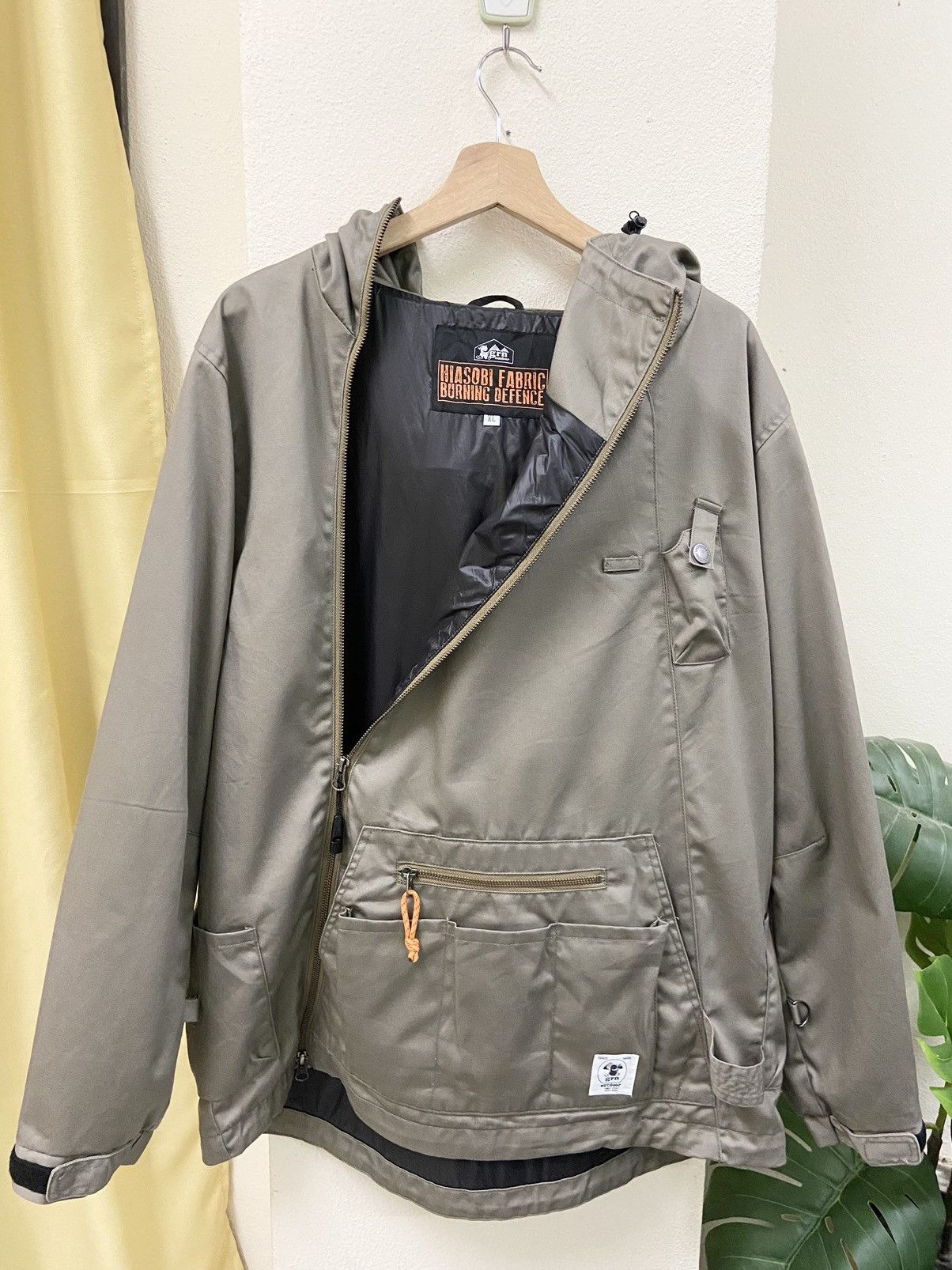 GRN Rare Grn Outdoor Tokyo Japan Hooded Jacket Size US XL / EU 56 / 4 - 16 Thumbnail