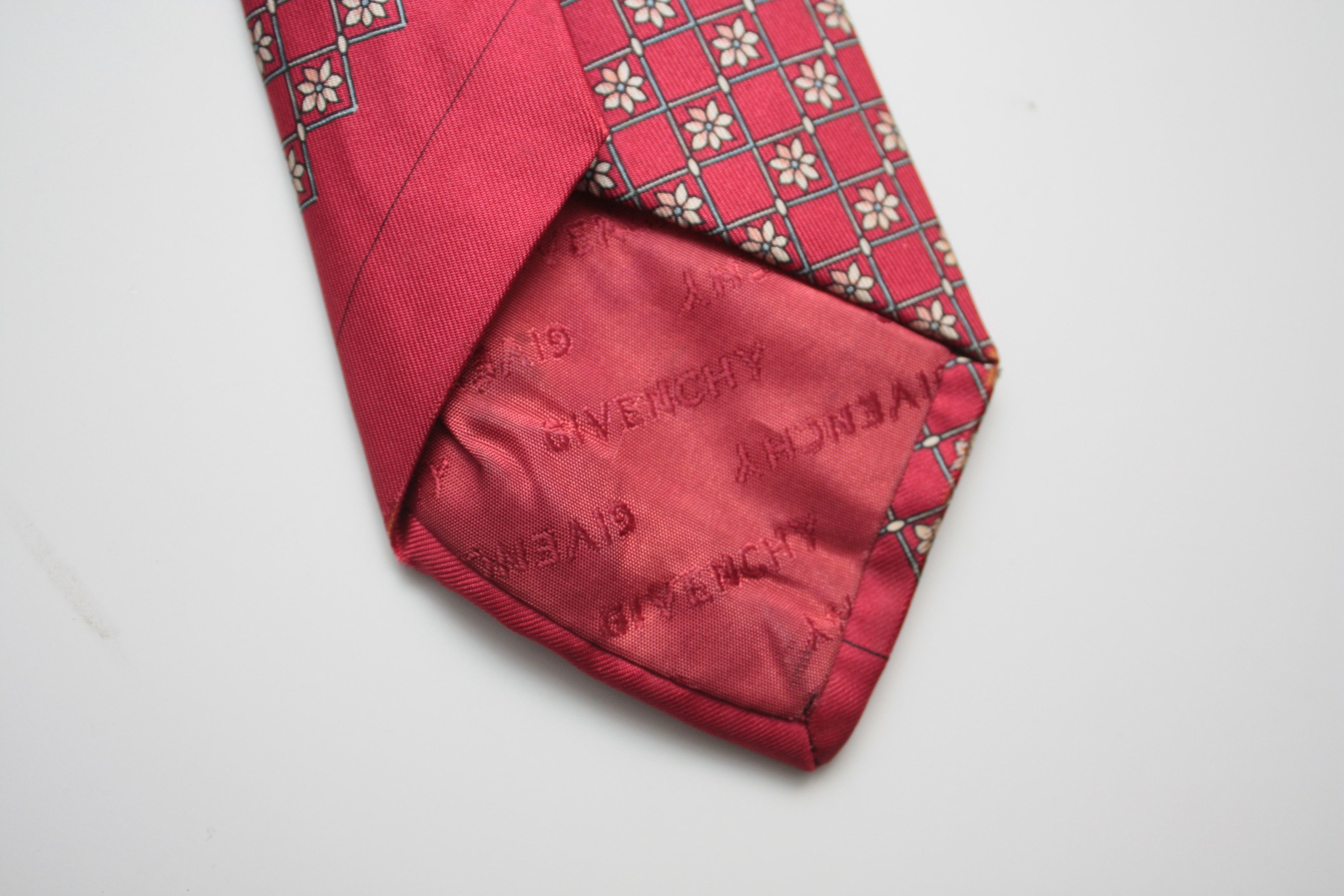 Givenchy Givenchy Red Floral Silk Tie Vintage Made In England Size ONE SIZE - 2 Thumbnail
