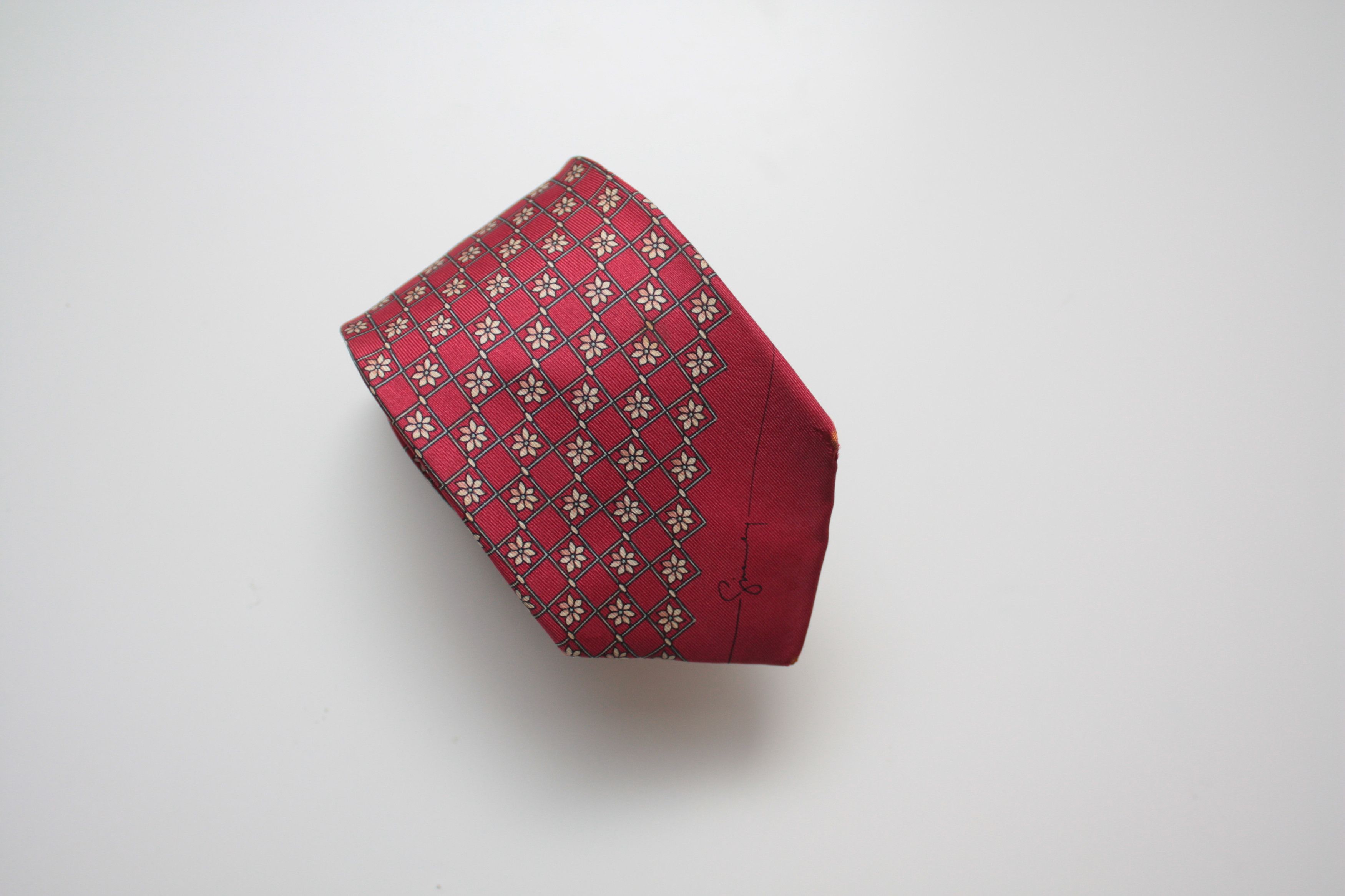 Givenchy Givenchy Red Floral Silk Tie Vintage Made In England Size ONE SIZE - 4 Thumbnail