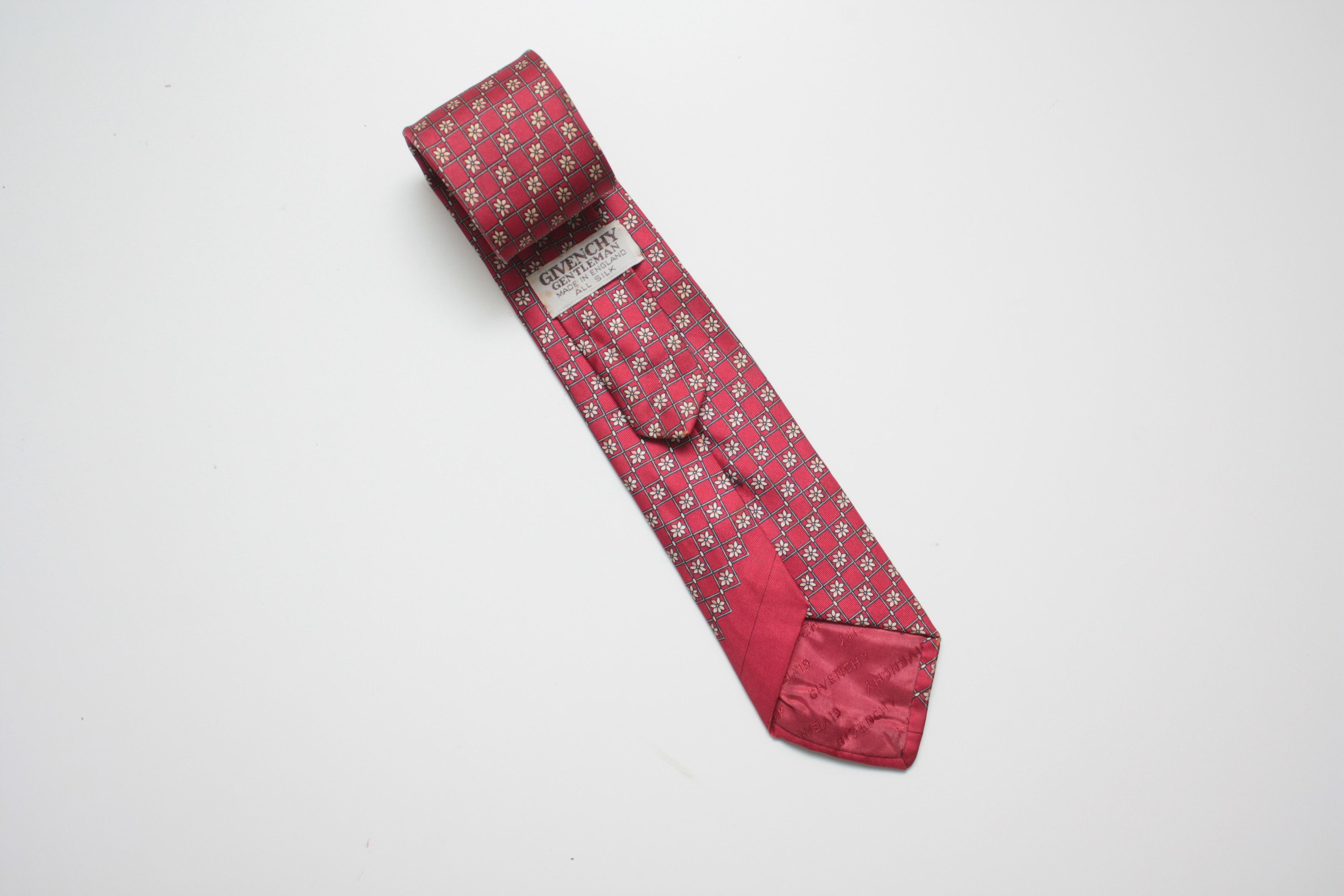 Givenchy Givenchy Red Floral Silk Tie Vintage Made In England Size ONE SIZE - 1 Thumbnail