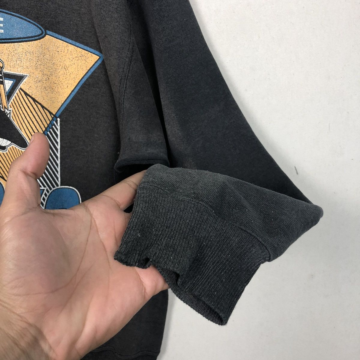 NFL Thrashed 90’s Sun Jose Sharks Faded Sweatshirt ERD GRUNGE Size US L / EU 52-54 / 3 - 8 Thumbnail
