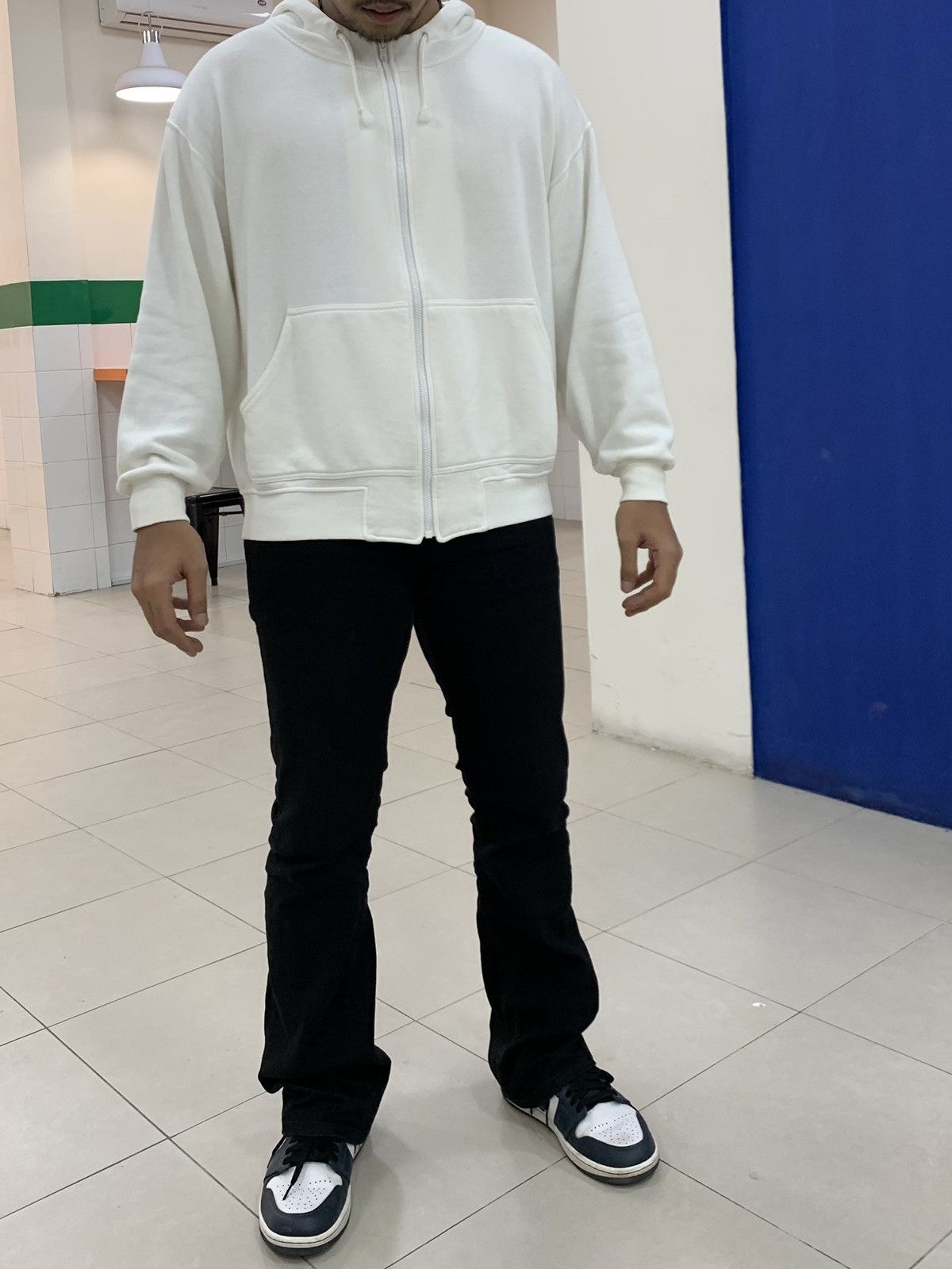 Issey Miyake Issey Miyake IS Care Label Logo Hoodie White Sz M Size US M / EU 48-50 / 2 - 18 Thumbnail