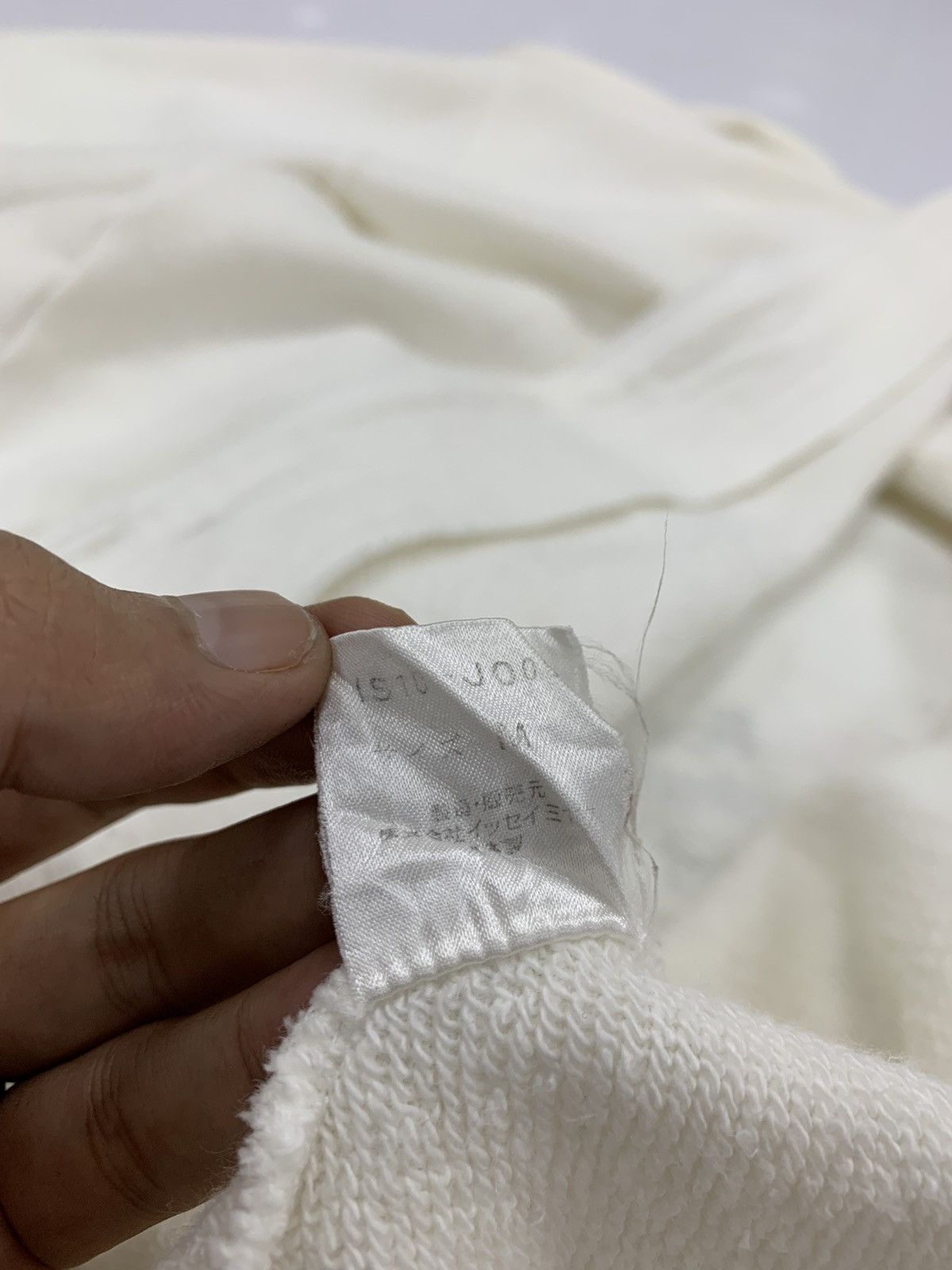 Issey Miyake Issey Miyake IS Care Label Logo Hoodie White Sz M Size US M / EU 48-50 / 2 - 13 Thumbnail