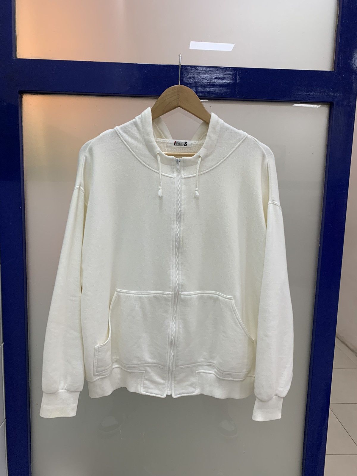 Issey Miyake Issey Miyake IS Care Label Logo Hoodie White Sz M Size US M / EU 48-50 / 2 - 4 Thumbnail