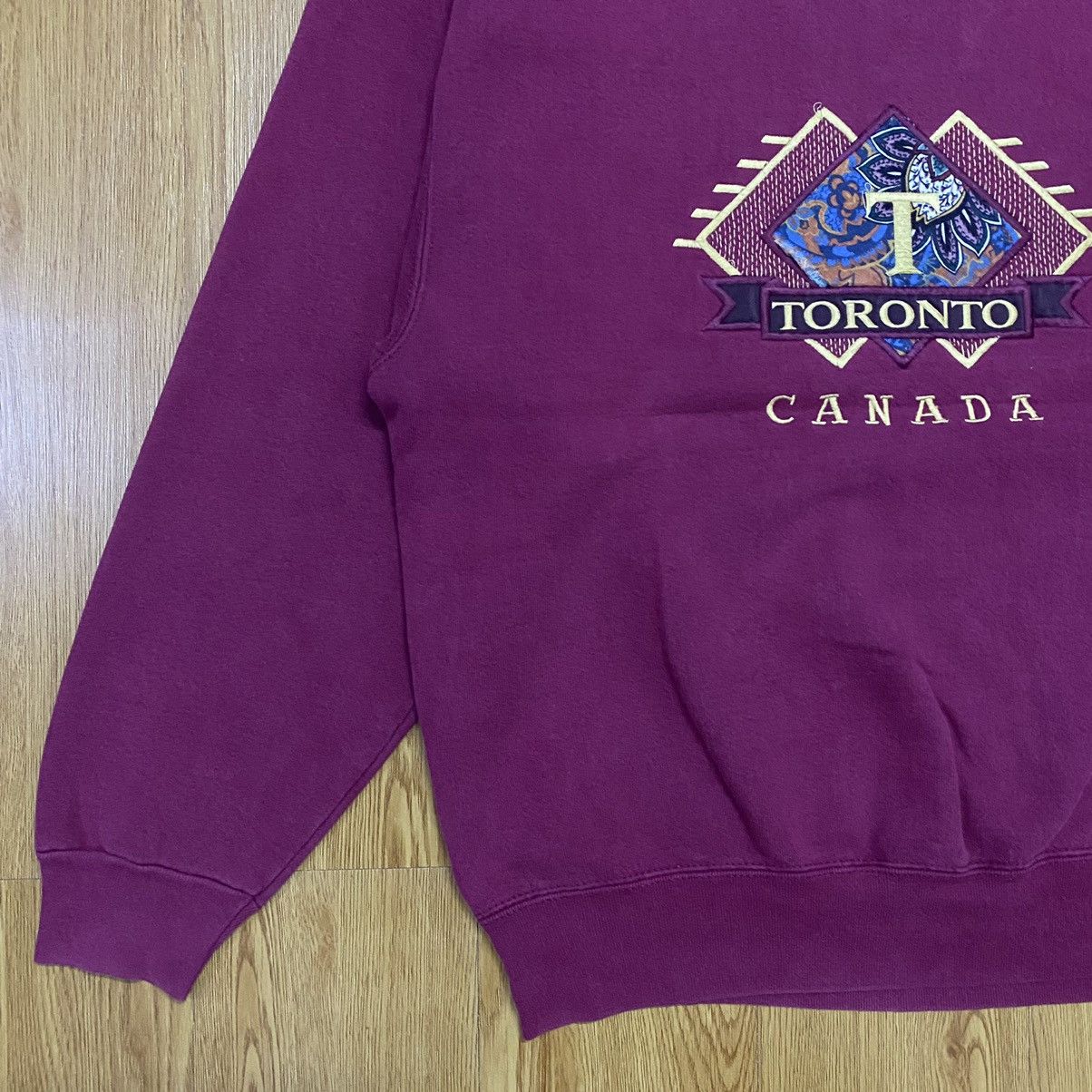 Fruit Of The Loom × Vintage Vintage Toronto Canada Embroidery Logo Sweatshirt Size US L / EU 52-54 / 3 - 3 Thumbnail