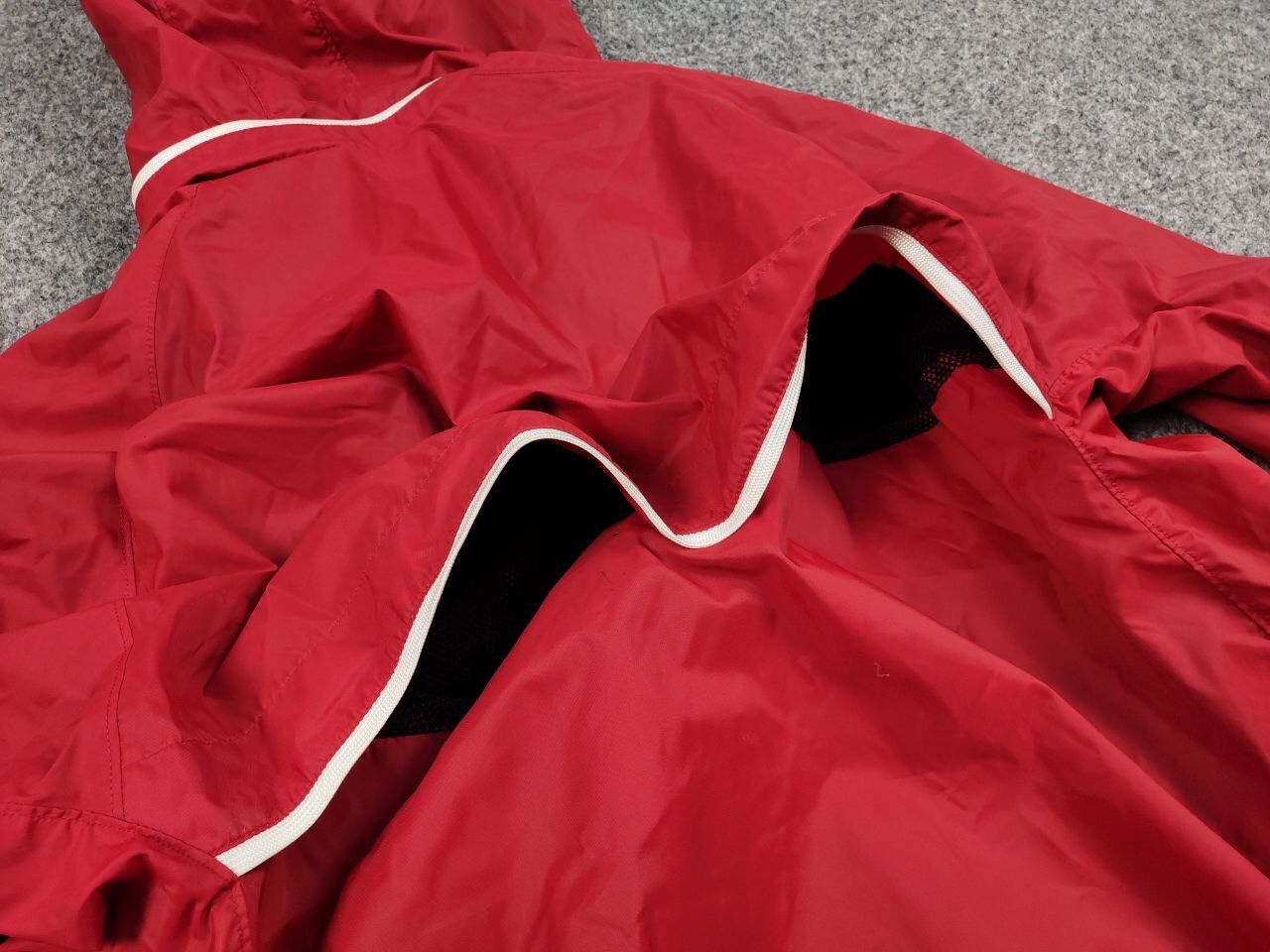 Nike Vintage Y2K Nike Team Drill Light Zip Red Windbreaker Jacket Size US S / EU 44-46 / 1 - 19 Thumbnail