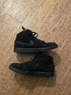 All black suede outlet jordan 1