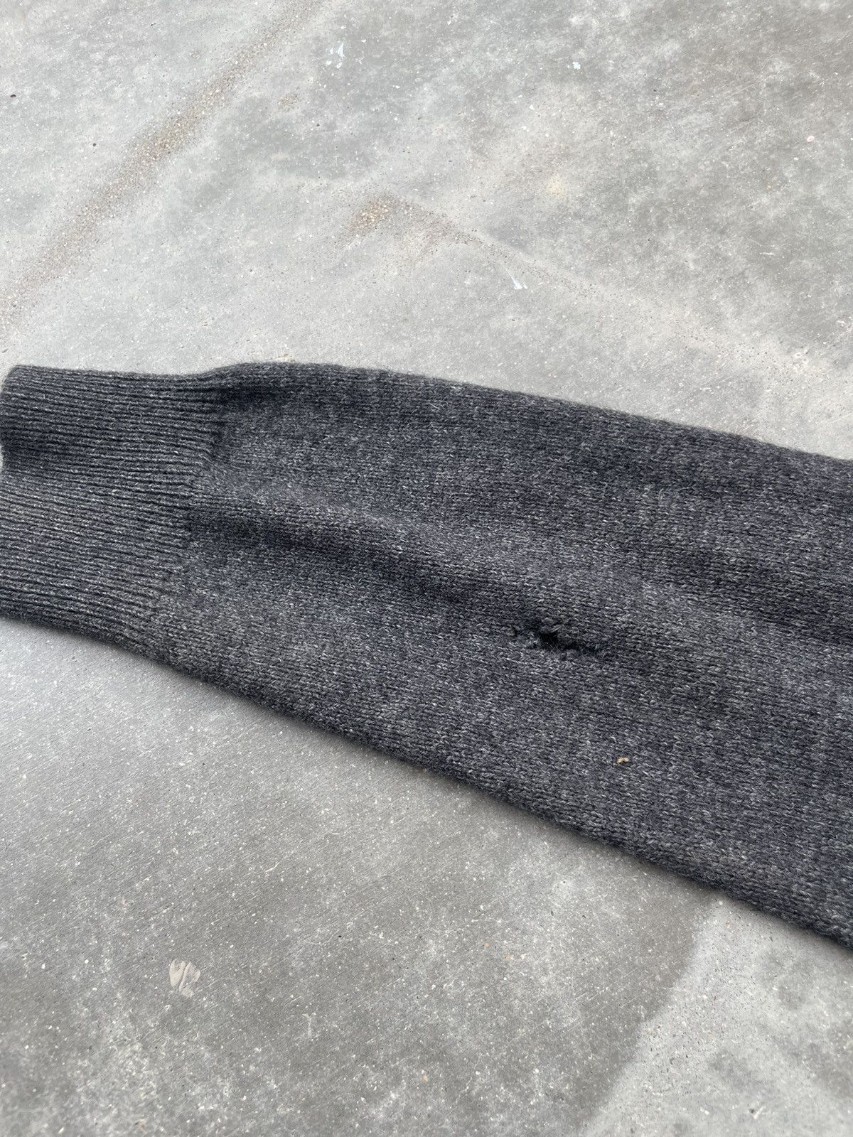 Dior Dior Homme Camelhair Wool V-neck Sweater Size US M / EU 48-50 / 2 - 6 Thumbnail