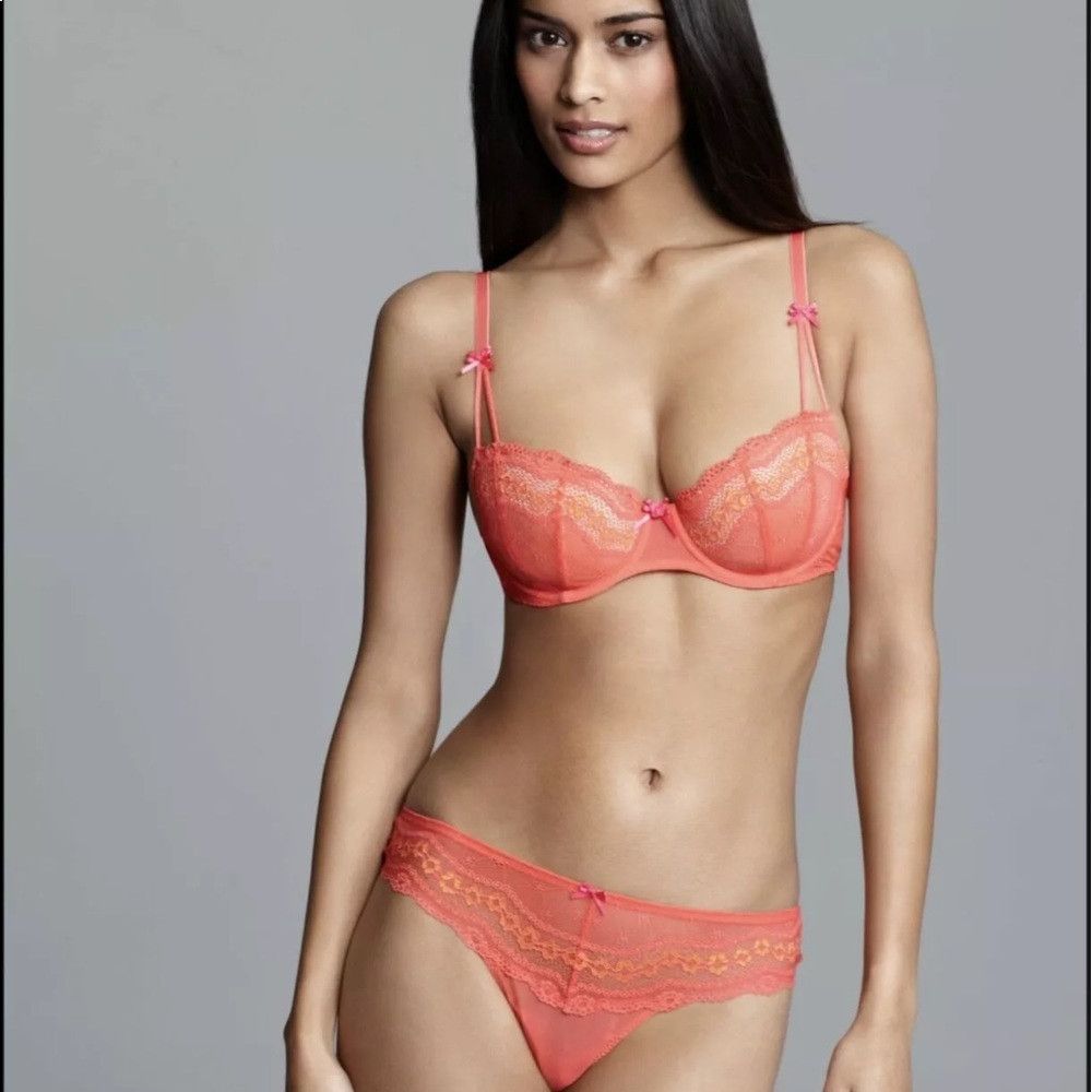 Betsey Johnson Intimates pink eyelet lace bra 32DD