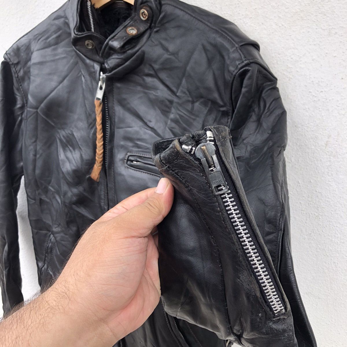 Schott VINTAGE 80’s SCHOTT BIKER LEATHER JACKET MADE IN USA Size US M / EU 48-50 / 2 - 6 Thumbnail