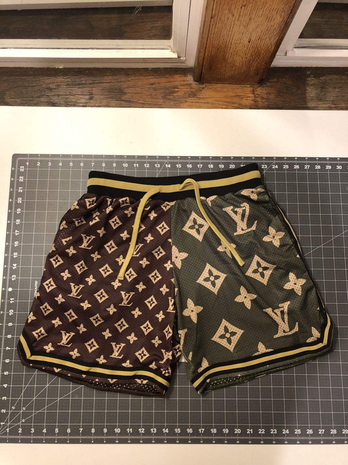 CHINATOWN MARKET Designer Monogram All Over Shorts Secret Club Men’s Size  MEDIUM