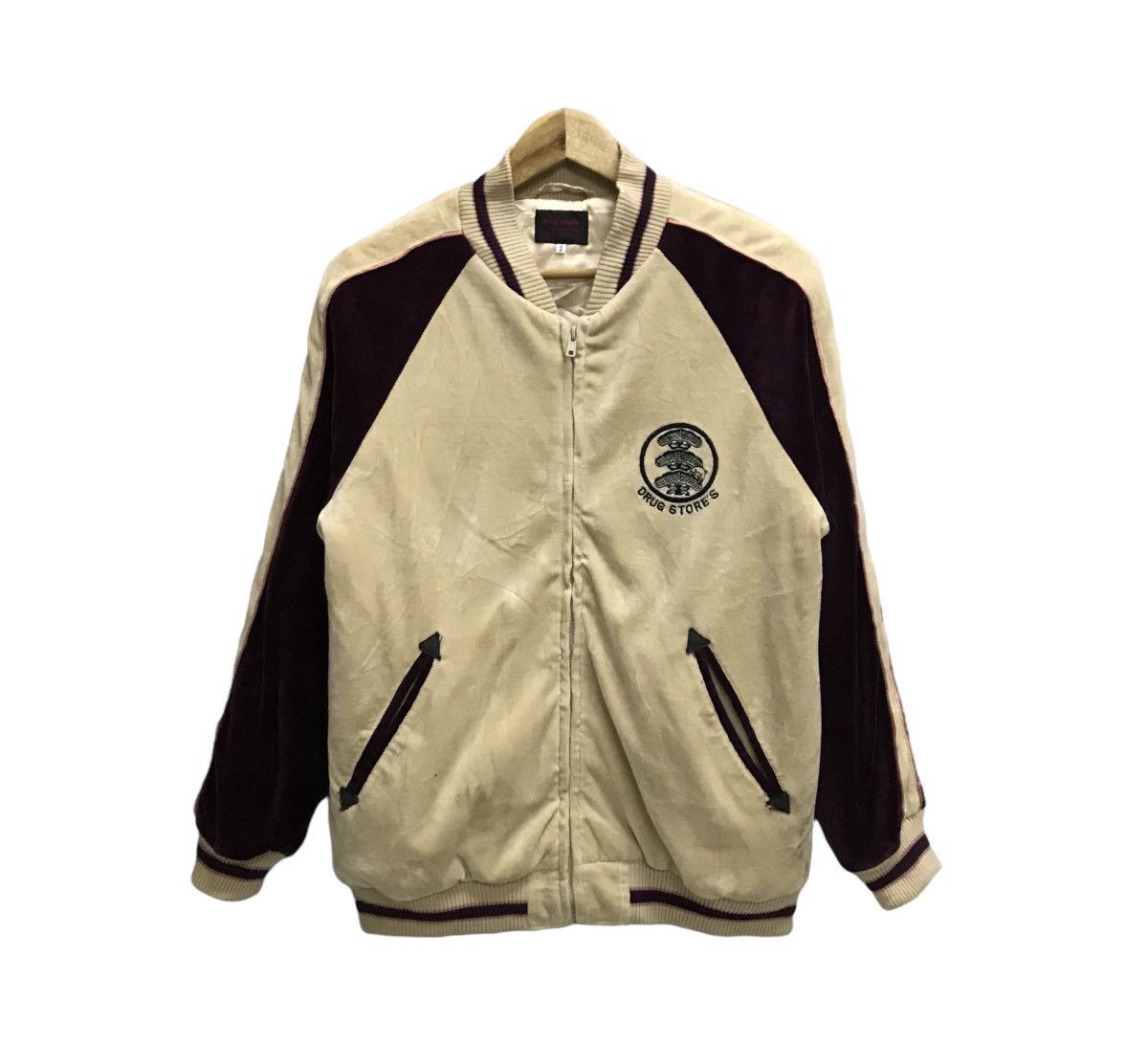 Japanese Brand Vintage Drug Store’s Velvet biglogo bomber Jacket Size US M / EU 48-50 / 2 - 2 Thumbnail