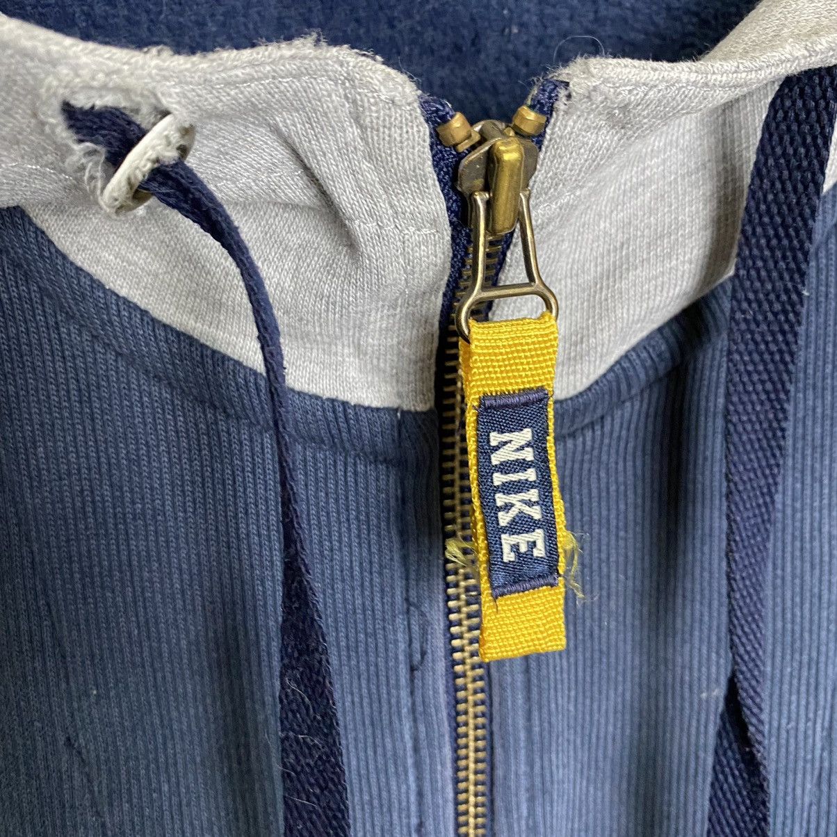 Vintage Vintage 90s Nike hoodie Size US L / EU 52-54 / 3 - 12 Thumbnail