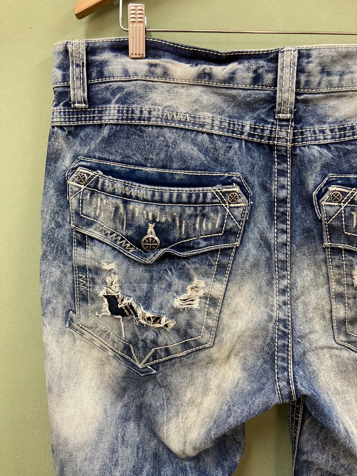 Affliction AFFLICTION - REGULAR FIT DISTRESSED ACID WASH BLAKE DENIM Size US 38 / EU 54 - 3 Thumbnail