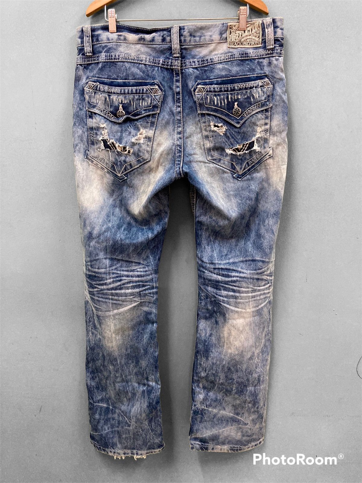 AFFLICTION - REGULAR FIT DISTRESSED ACID WASH BLAKE DENIM