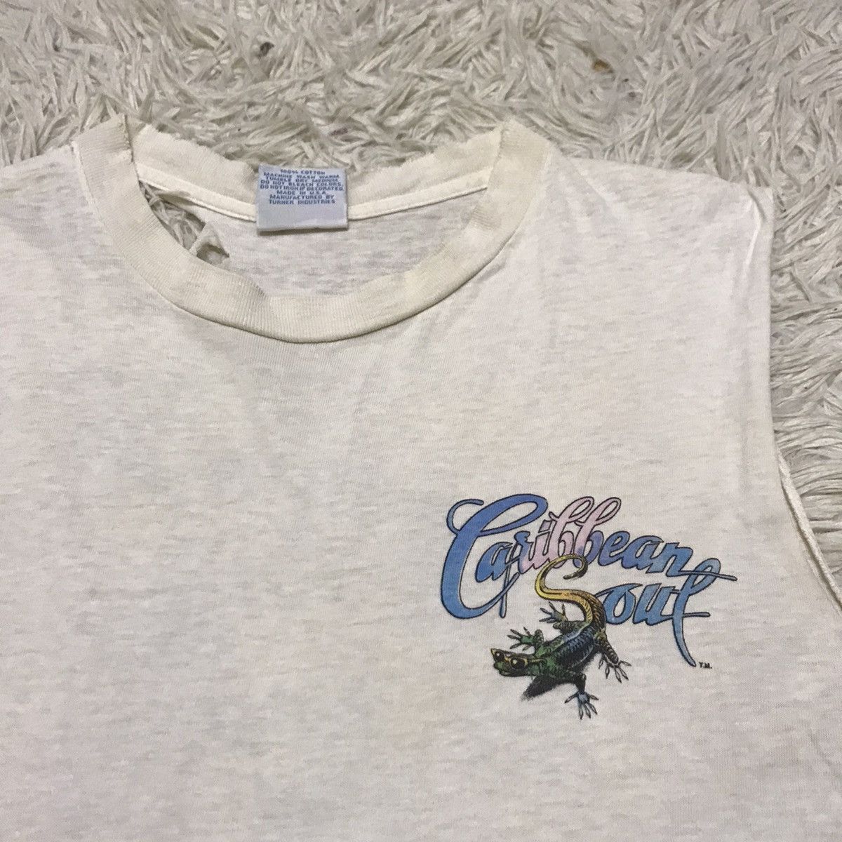 Caribbean VERY RARE🔥VINTAGE 90s CARIBBEANSOUL DISTRESSED SHIRT Size US M / EU 48-50 / 2 - 9 Thumbnail