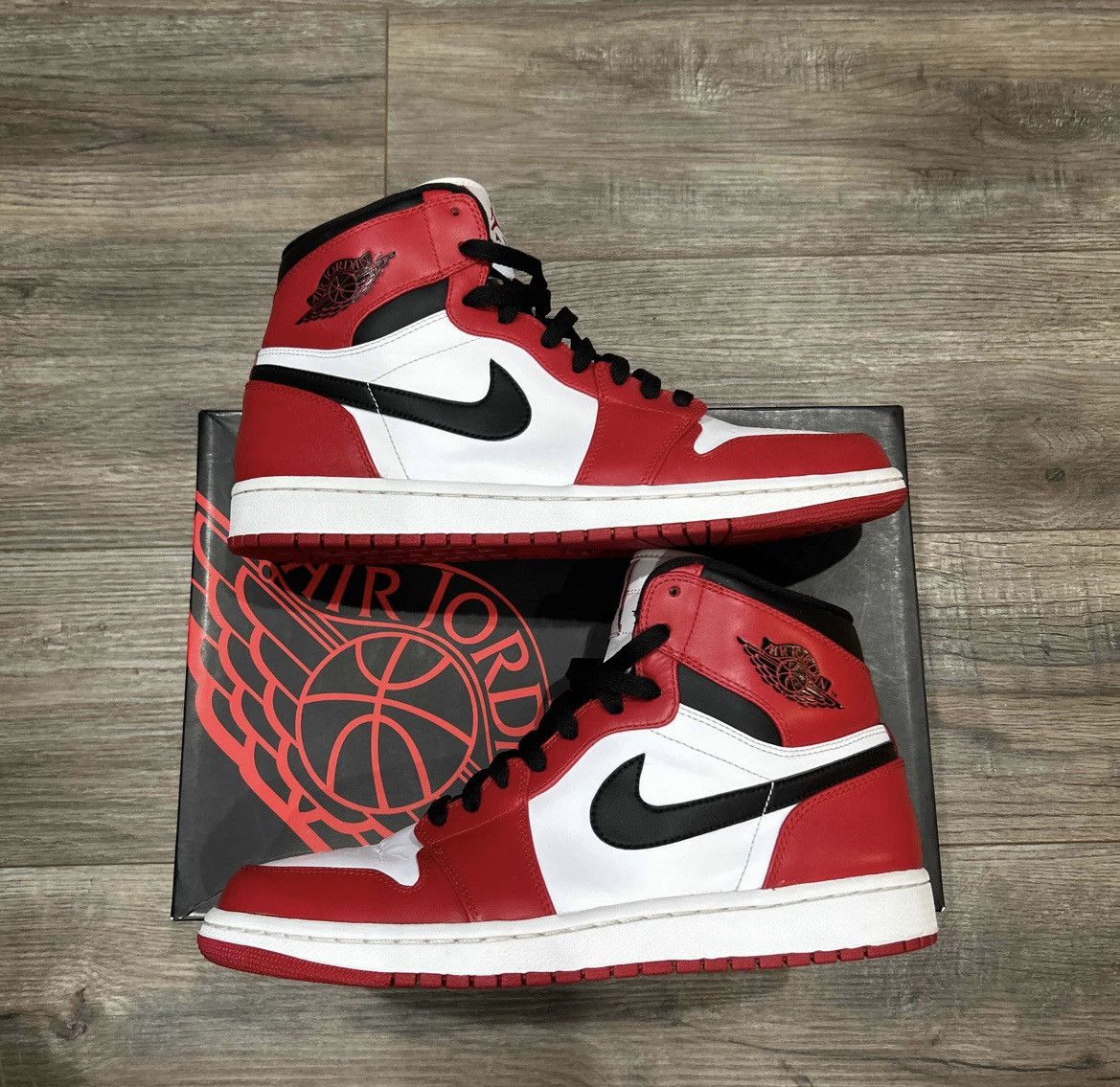 Jordan Brand × Nike Jordan 1 High Chicago 2013 Size 10.5 Size US 10.5 / EU 43-44 - 1 Thumbnail
