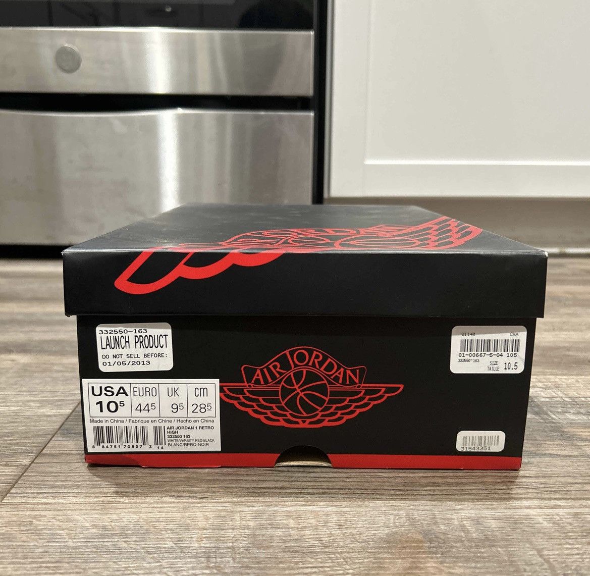 Jordan Brand × Nike Jordan 1 High Chicago 2013 Size 10.5 Size US 10.5 / EU 43-44 - 7 Thumbnail