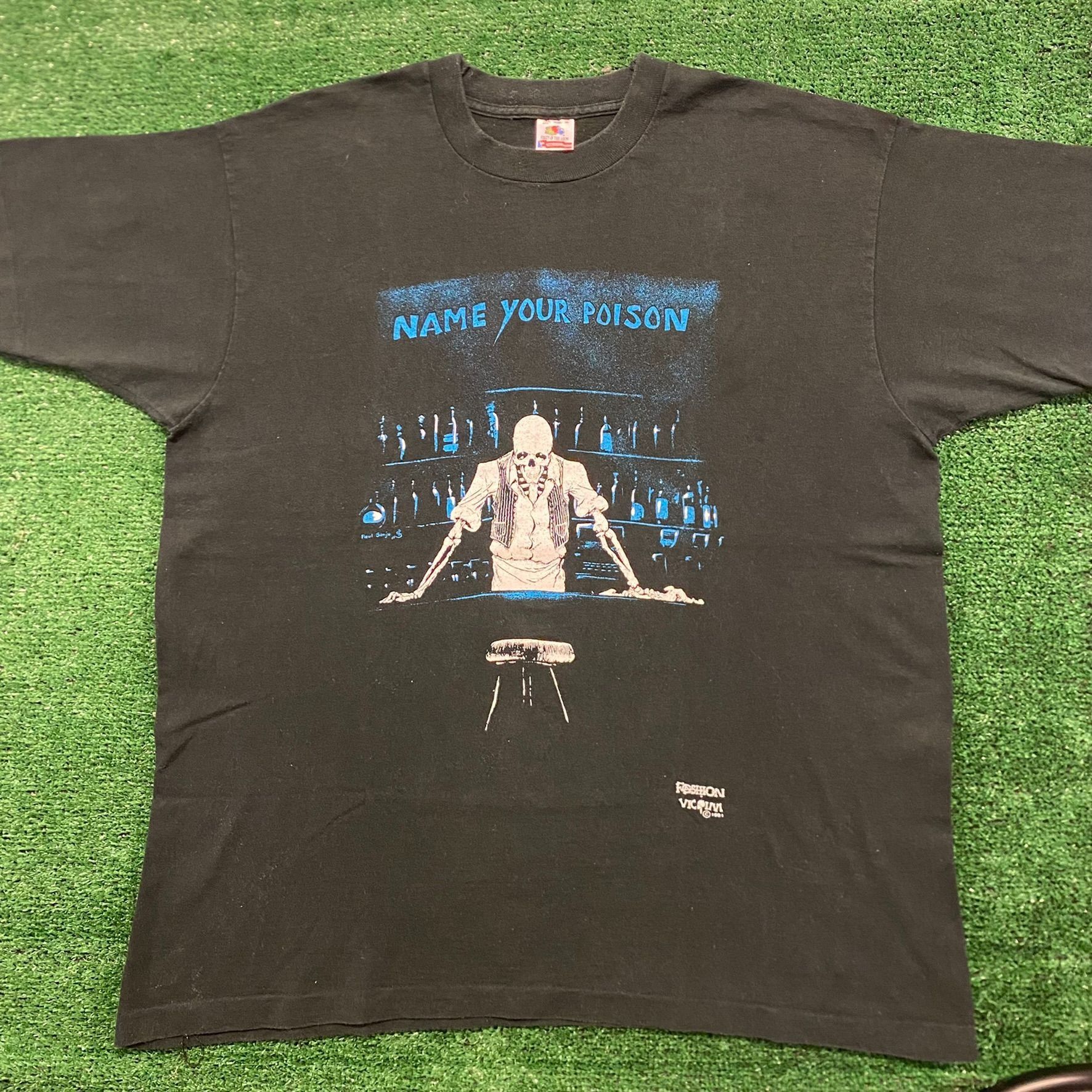 Fruit Of The Loom Fashion Victim Skull Bartender Vintage 90s T-Shirt Size US XL / EU 56 / 4 - 1 Thumbnail
