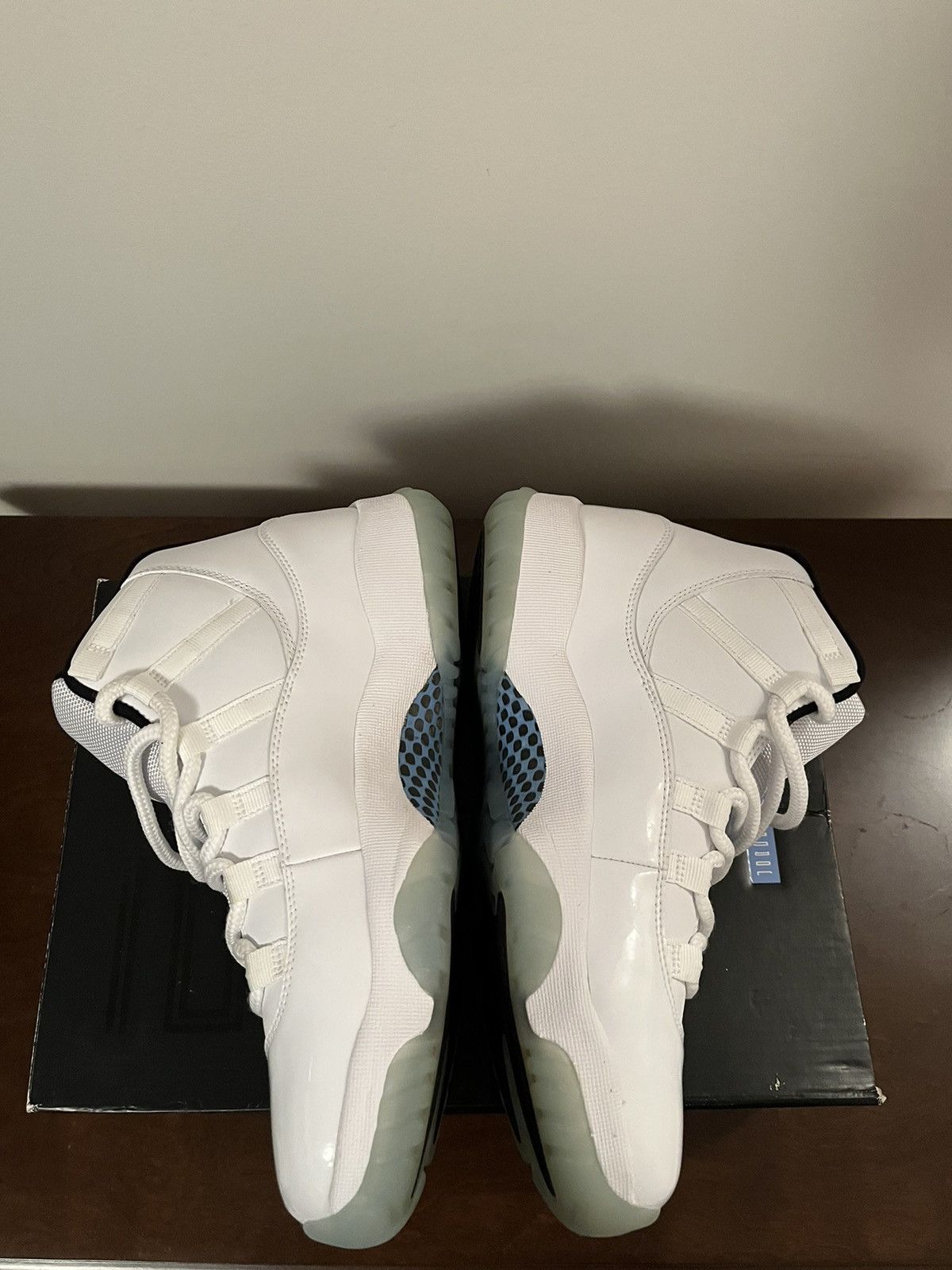 Jordan Brand Air Jordan 11 Retro Legend Blue Columbia 2014 Size US 8 / EU 41 - 2 Thumbnail