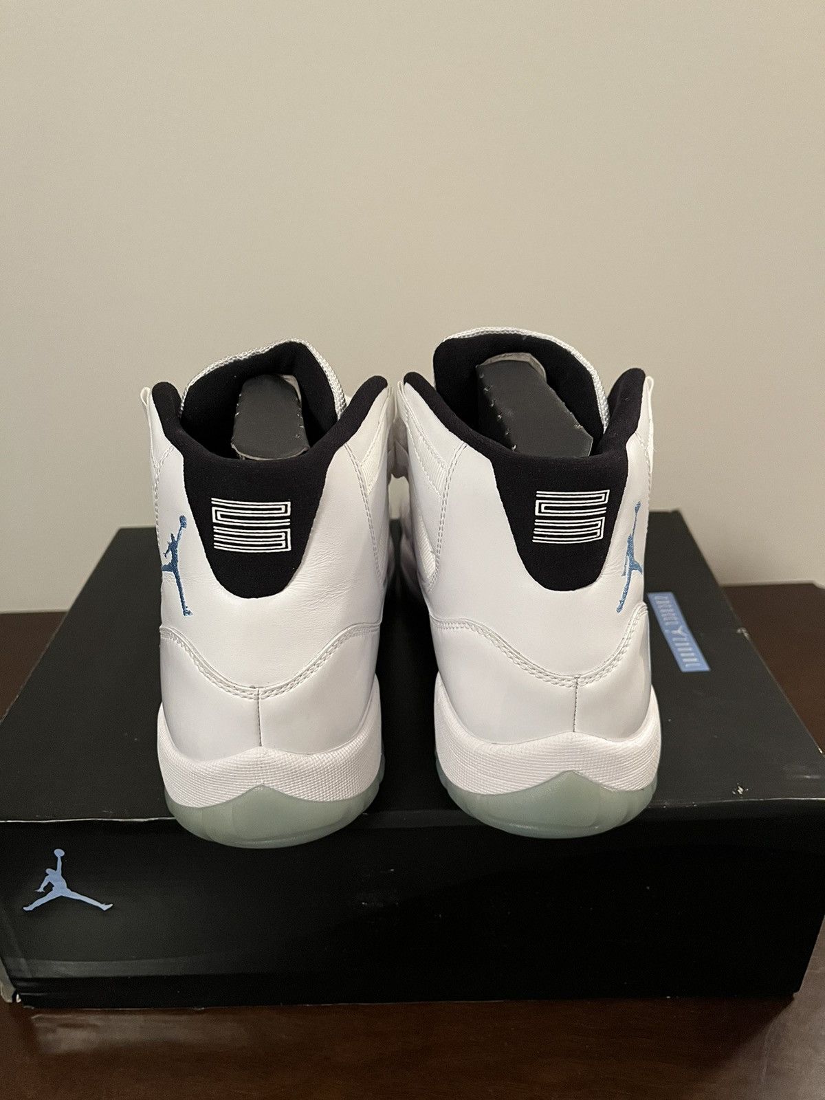 Jordan Brand Air Jordan 11 Retro Legend Blue Columbia 2014 Size US 8 / EU 41 - 4 Thumbnail