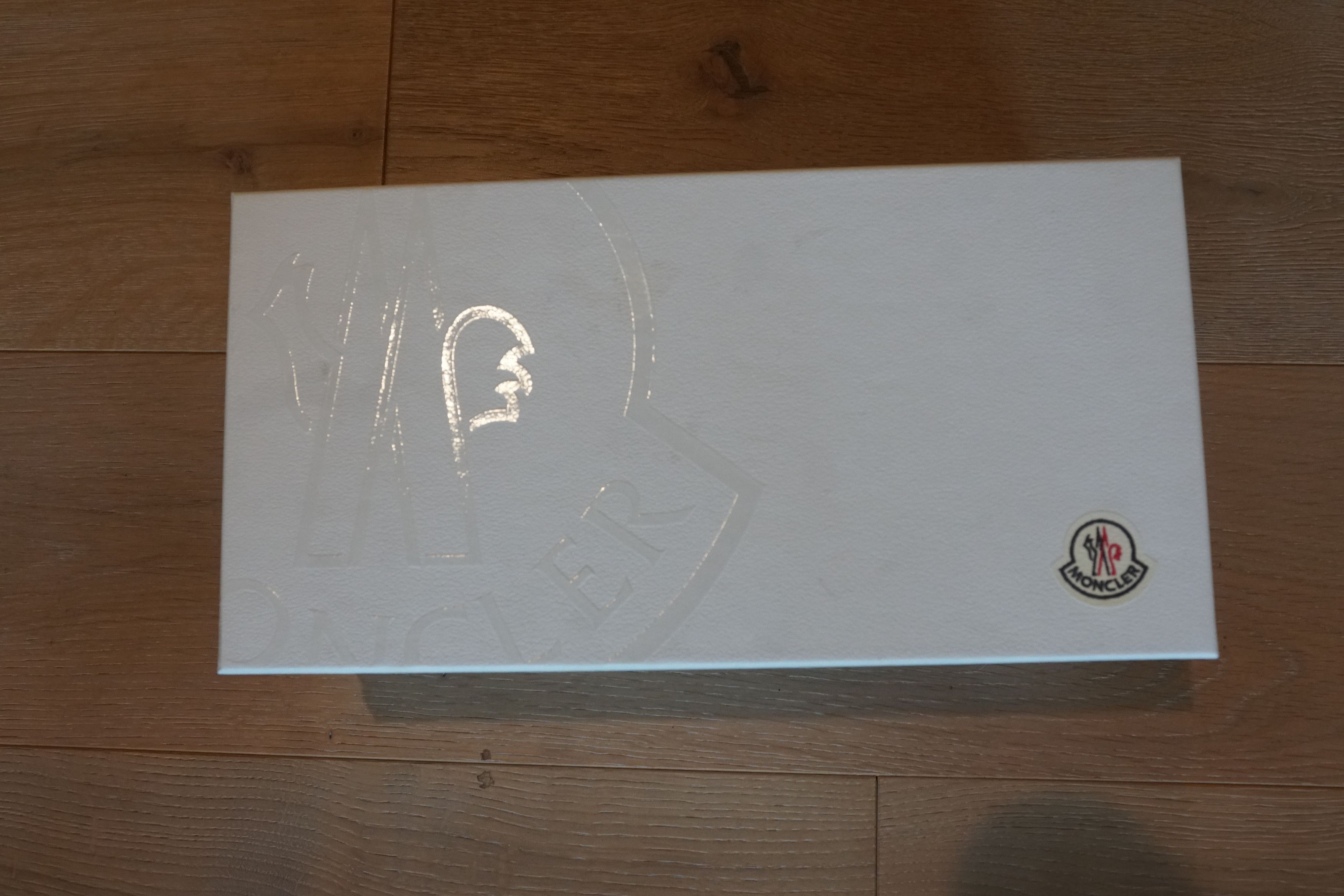 Moncler 🔥Moncler Logo Pool Slides Size 41 Size US 8 / EU 41 - 2 Thumbnail