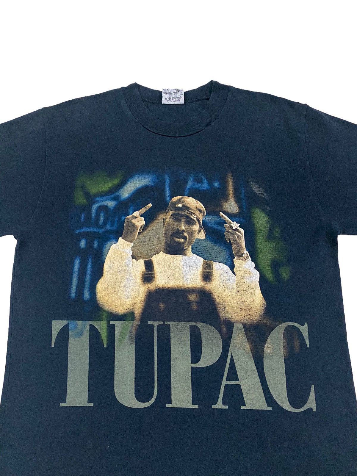 Band Tees Rare Vintage 90s Tupac Shakur raptee big face shirt Size US M / EU 48-50 / 2 - 1 Thumbnail