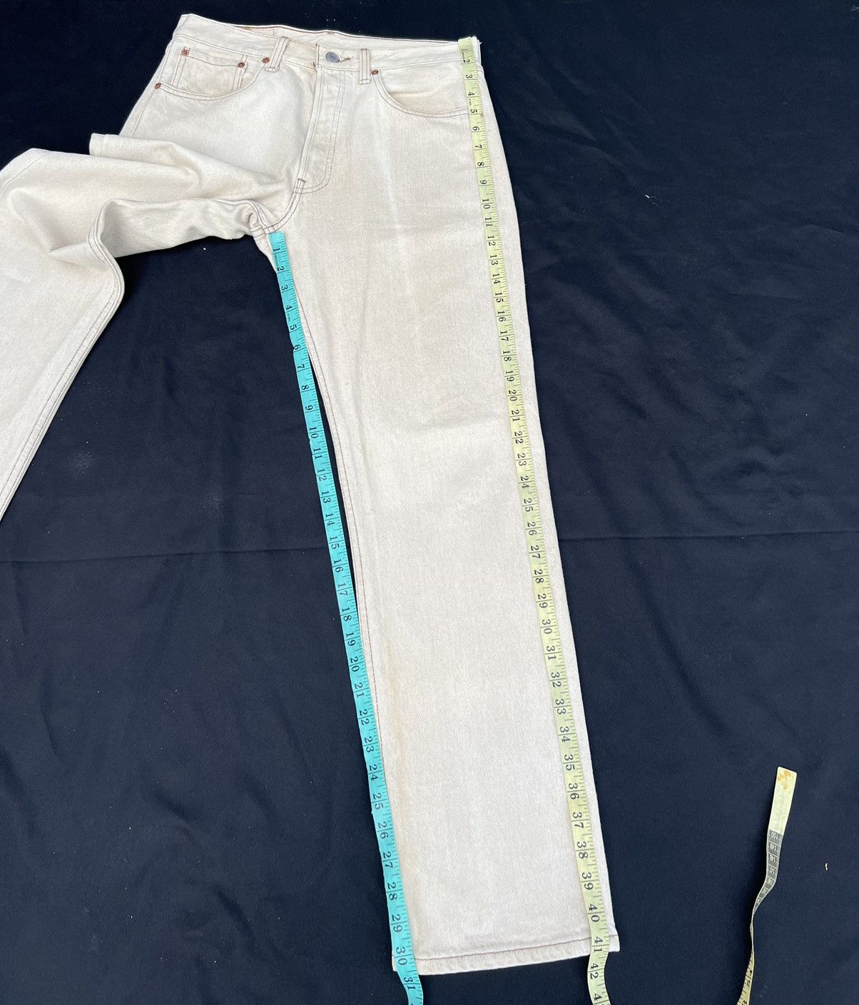 Levi's Vintage 1997 Levi’s 501 Sun Fade Cream Denim Jeans Size US 31 - 6 Thumbnail