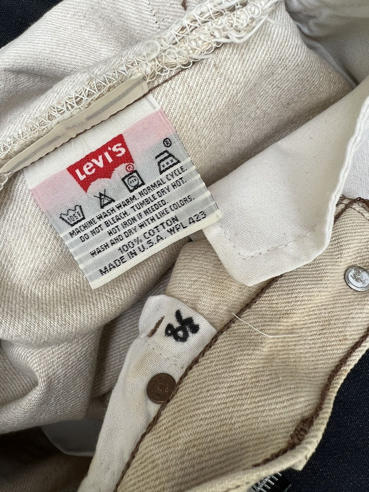 Levi's Vintage 1997 Levi’s 501 Sun Fade Cream Denim Jeans Size US 31 - 19 Thumbnail