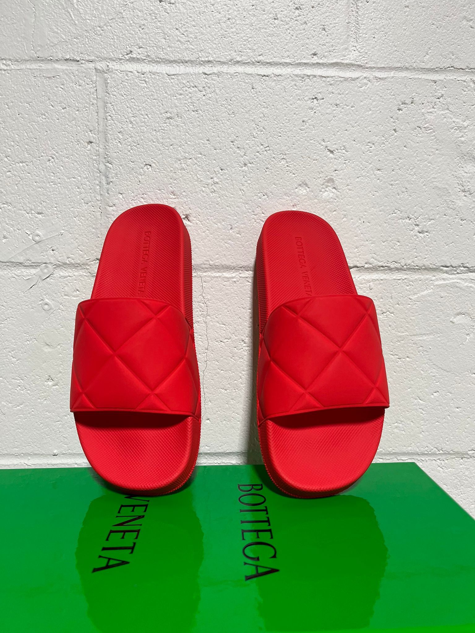 Bottega Veneta BV Slider Sandal in Matt Rubber in Tomato Size US 7 / EU 40 - 4 Thumbnail