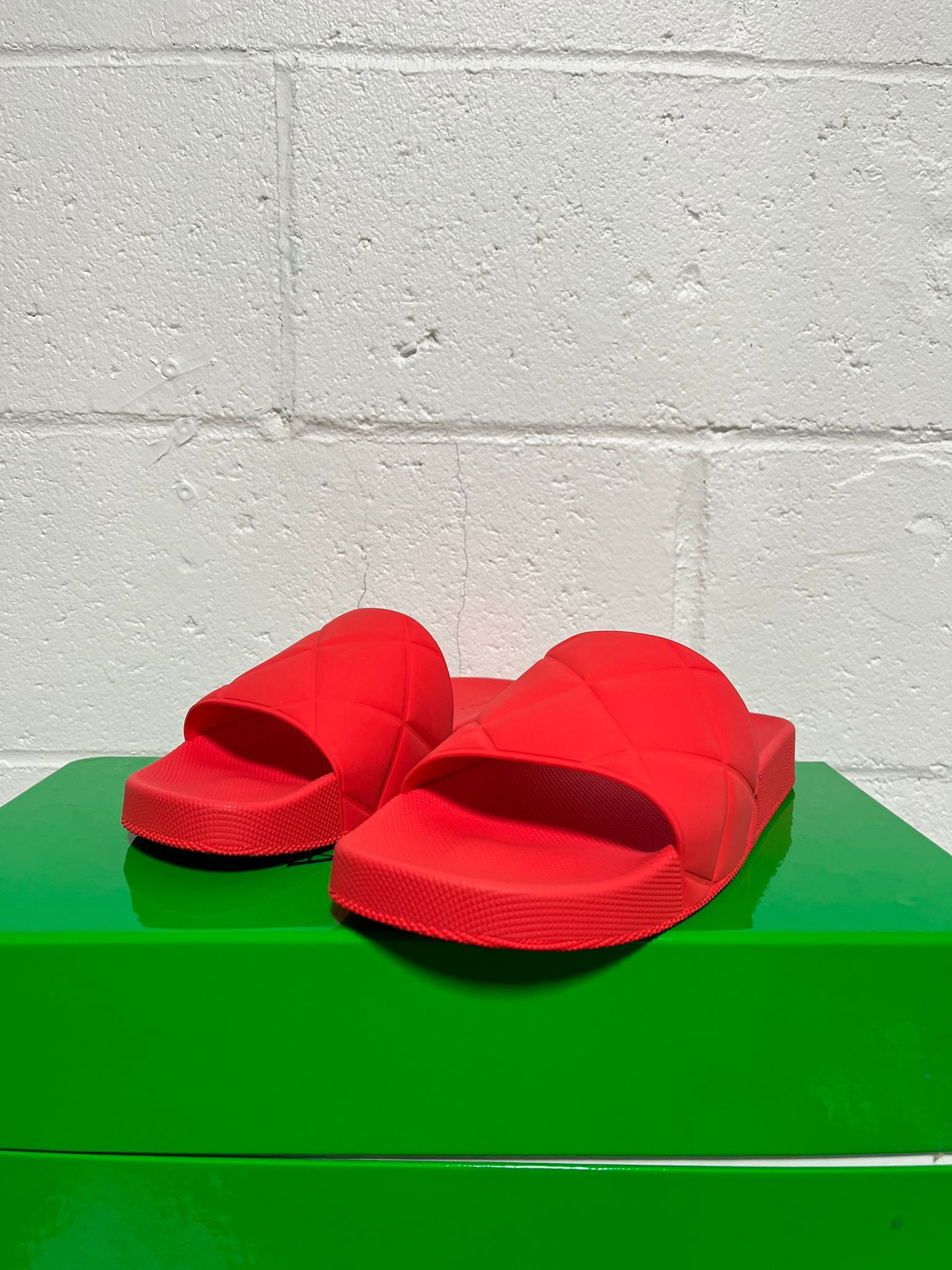 Bottega Veneta BV Slider Sandal in Matt Rubber in Tomato Size US 7 / EU 40 - 2 Thumbnail