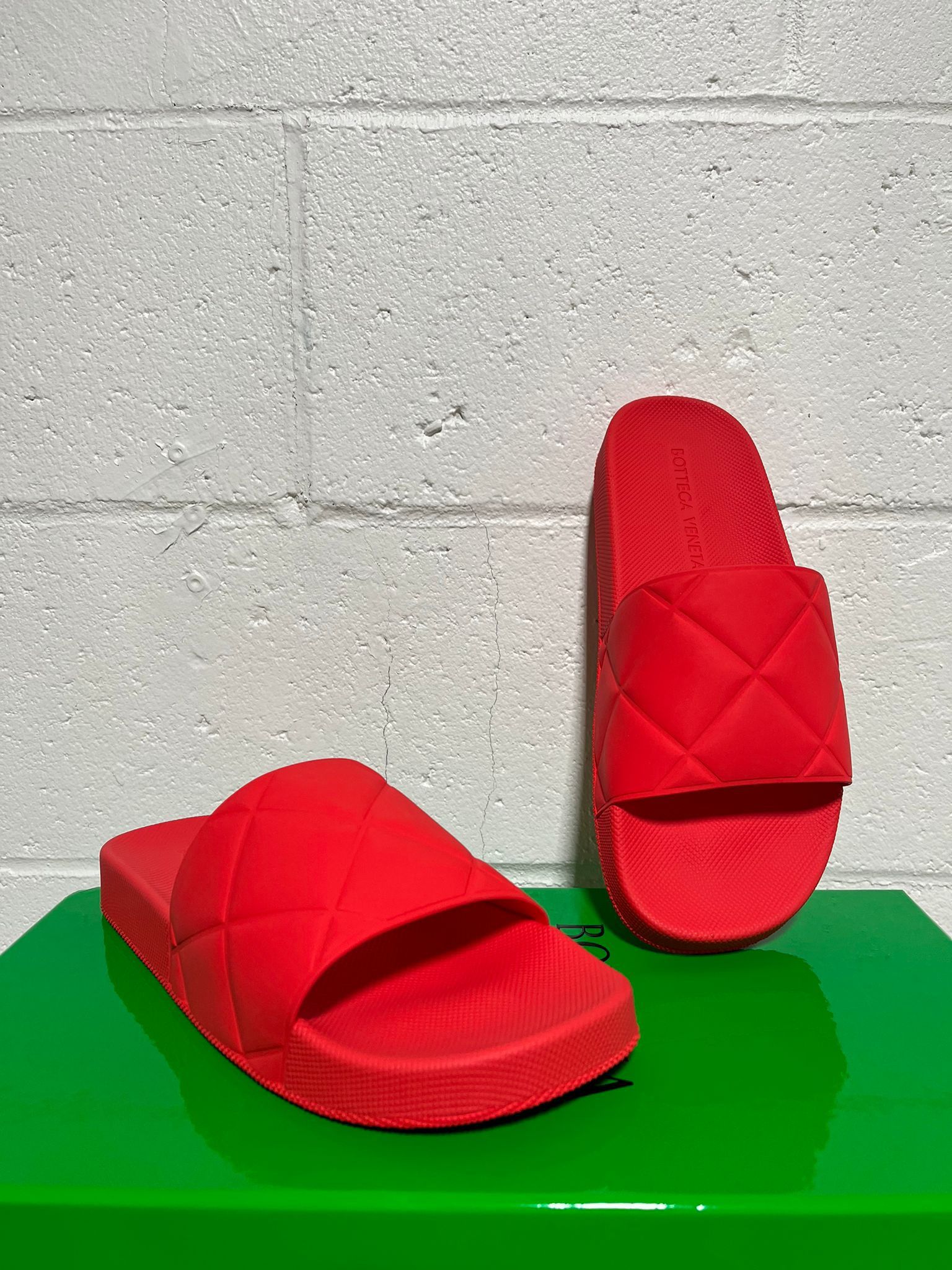Bottega Veneta BV Slider Sandal in Matt Rubber in Tomato Size US 7 / EU 40 - 10 Thumbnail